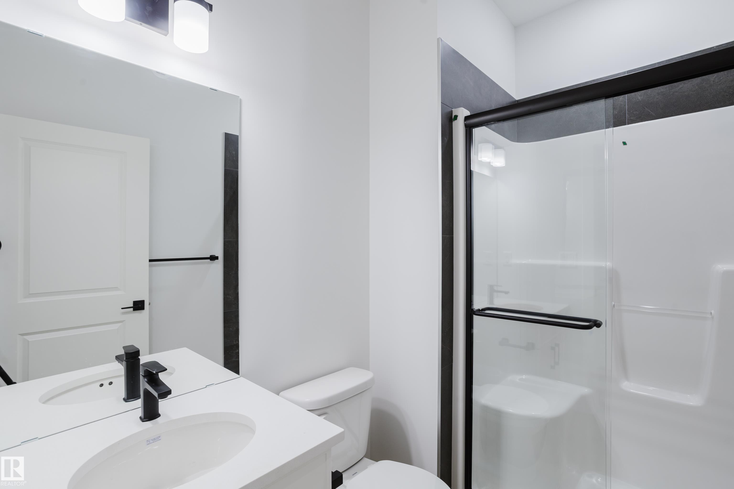 https://zimg.paragon.ice.com/ParagonImages/Property/PM/RAE/225400875/7/0/0/658aae7812215d78903374317d53284b/1/e79aed3eed9fbf1d970e880a870b9b31/225400875-8e87115a-72ac-468d-b819-284133b9ac43.JPG