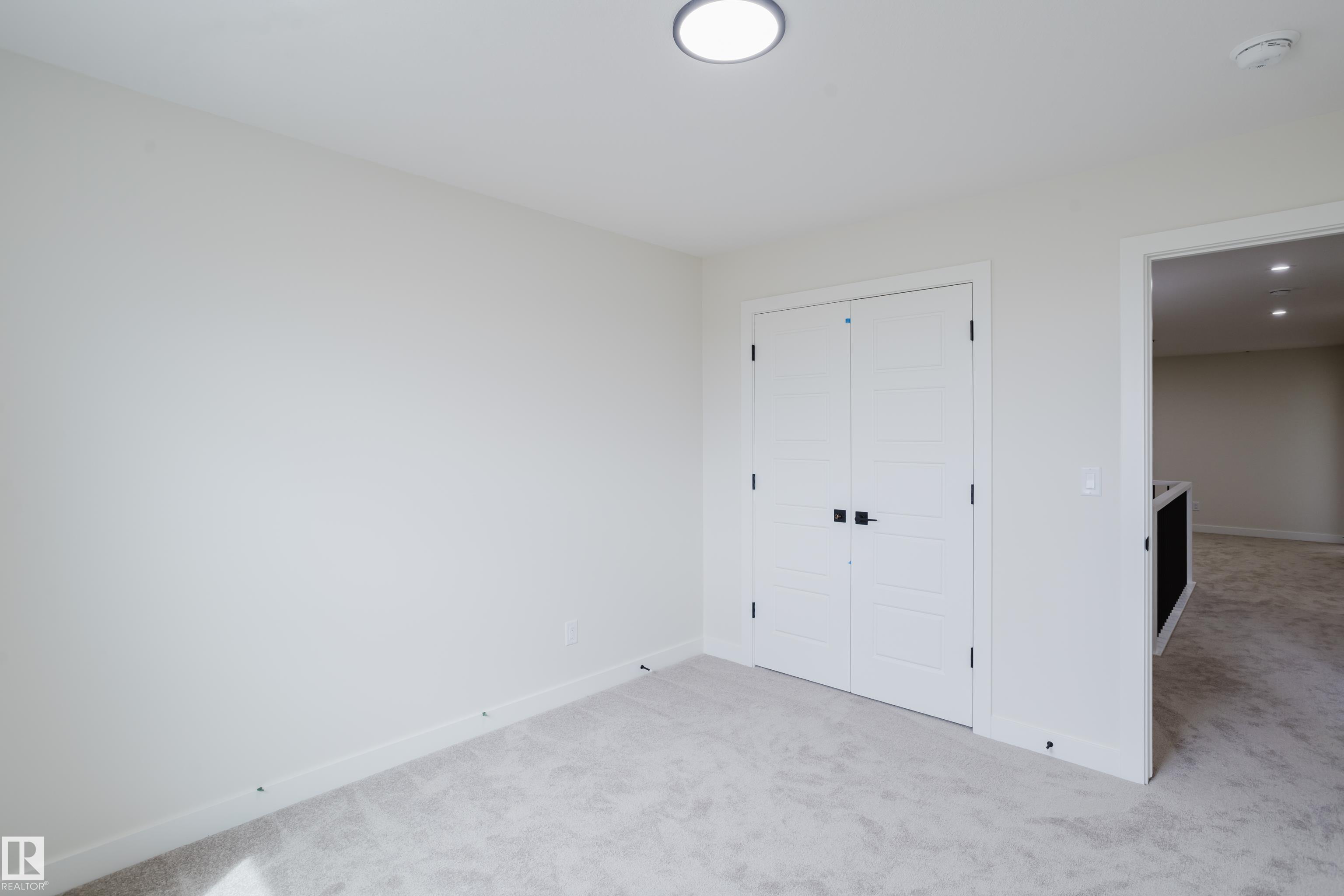 https://zimg.paragon.ice.com/ParagonImages/Property/PM/RAE/225400876/38/0/0/e8a919aacfcca59ca0cf2b2fe5d714f5/1/fbe8f2e549c80fd6ec410022be591d49/225400876-63153e8b-eea5-4b6e-82b8-0c163540446e.JPG