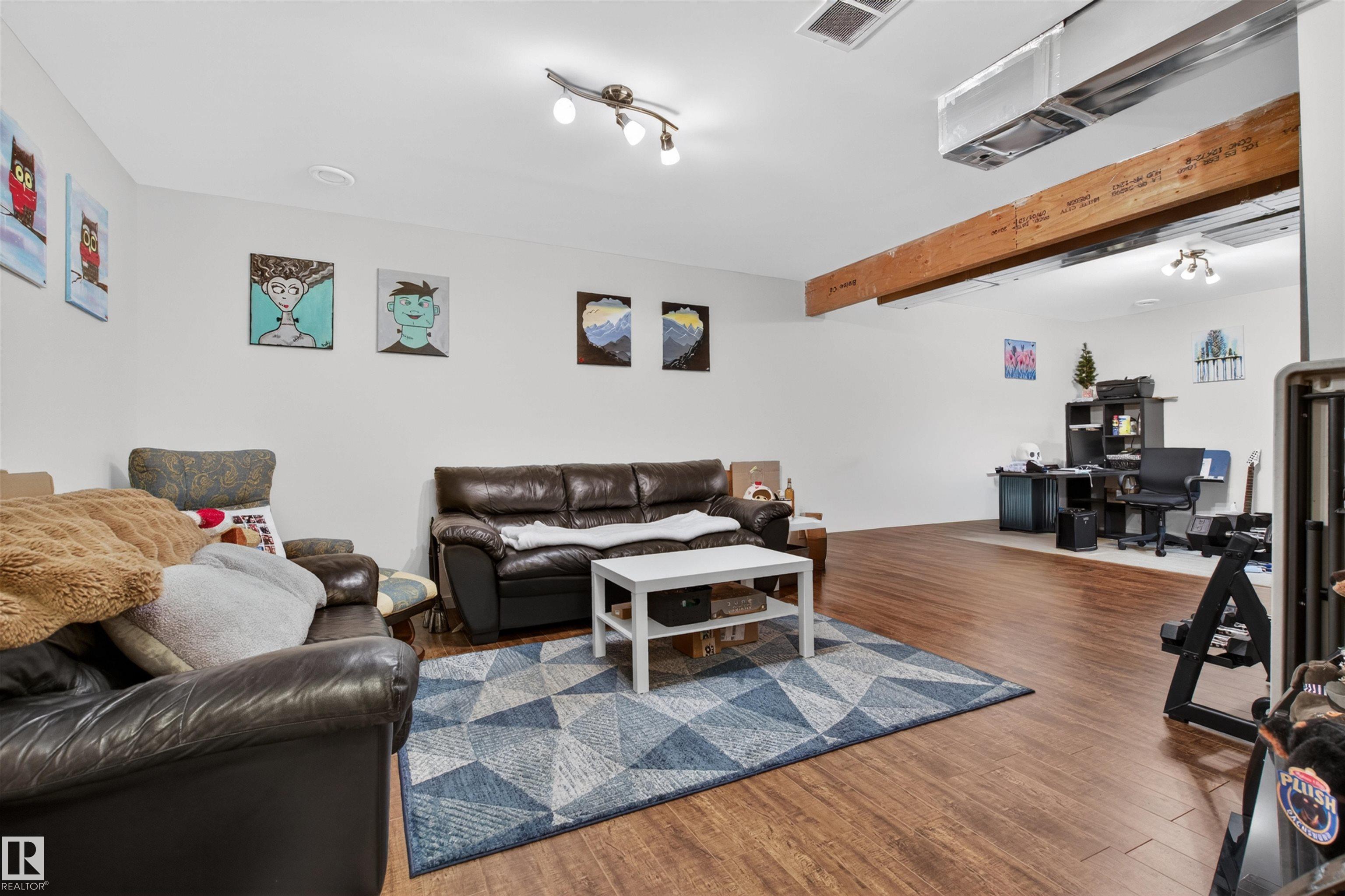 https://zimg.paragon.ice.com/ParagonImages/Property/PM/RAE/225400881/21/0/0/5f1dcd6140d9832bbd85a6a185f3ea1d/1/0b72e1e0f06c33c9c1d0b31e4162d550/225400881-2c0c44b4-c369-4128-bbd1-e1e42f884a8e.JPG