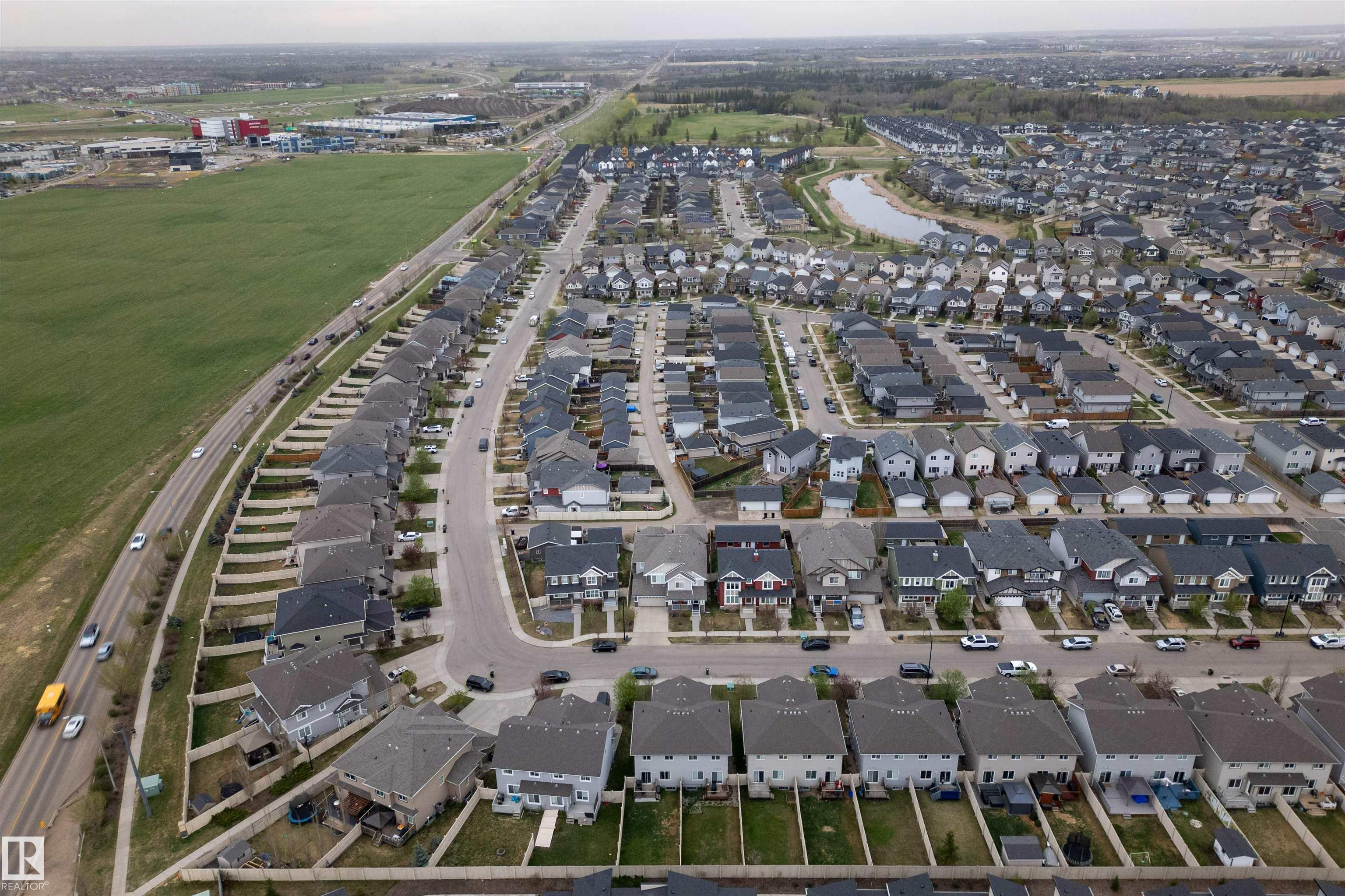 https://zimg.paragon.ice.com/ParagonImages/Property/PM/RAE/225400881/36/0/0/db1513dcb3e0b712f75226f5b773952b/1/0b72e1e0f06c33c9c1d0b31e4162d550/225400881-e0fb1487-1efb-43d1-8df4-160065668743.JPG