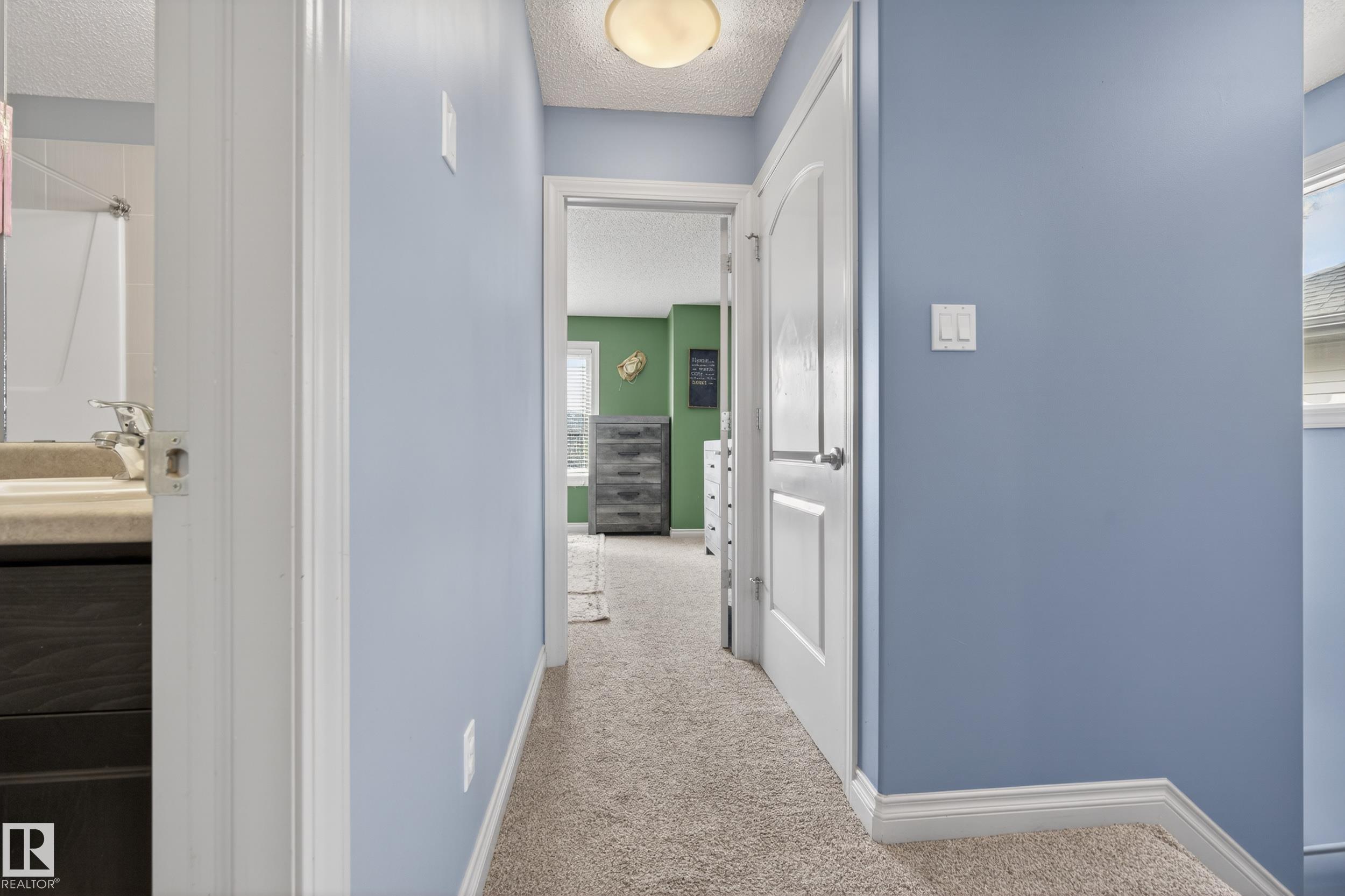 https://zimg.paragon.ice.com/ParagonImages/Property/PM/RAE/225400883/18/0/0/c26ff8b8cc84d7c711b78ab9737068ed/1/b2b70c1bd19b6a2fa022521510f664d4/225400883-a1e03170-8264-4655-b2e2-82311558ce3f.JPG
