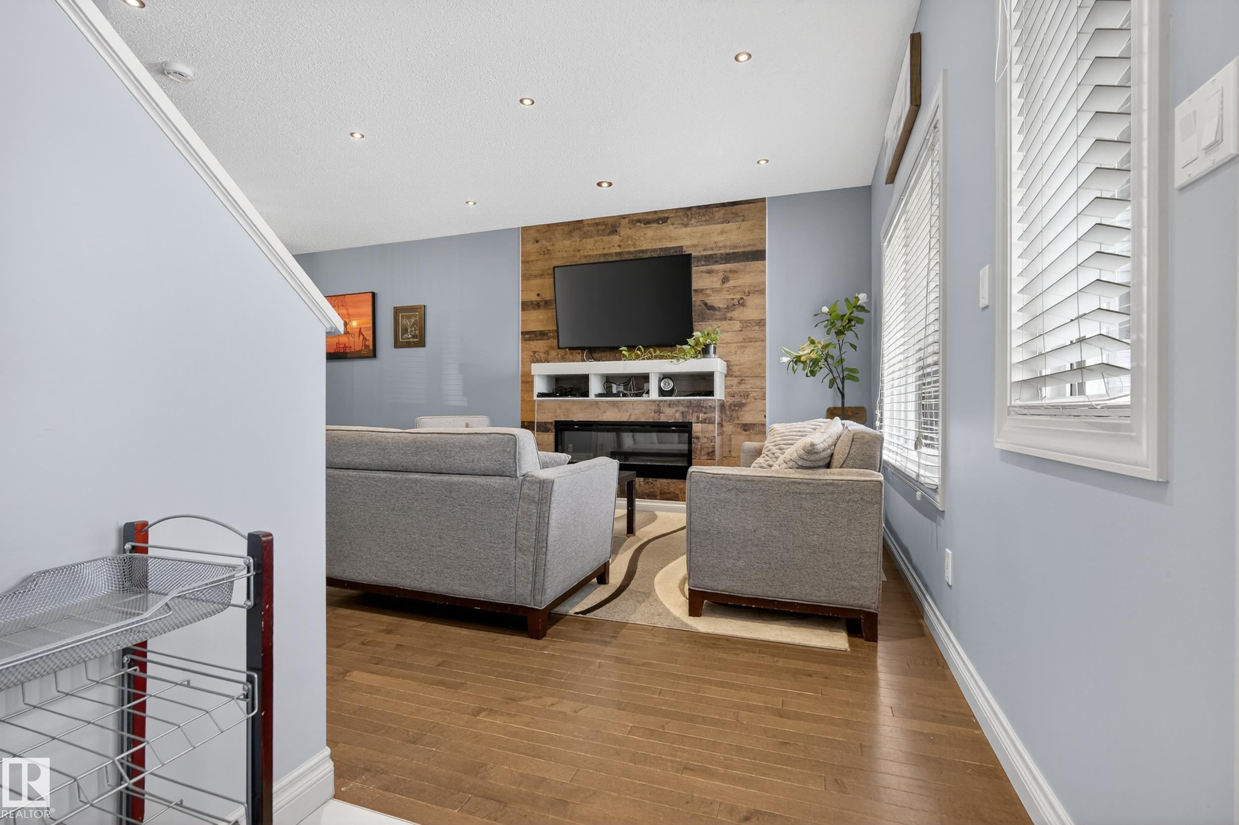 Picture for 7074 CARDINAL WY SW