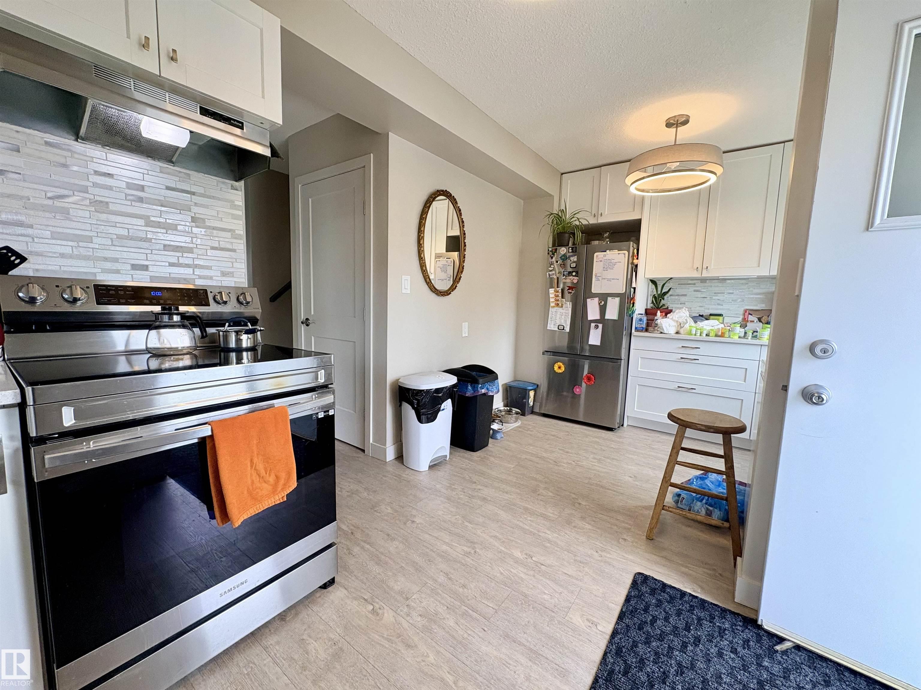 Photo 11 at 8825 137 Avenue NW, Glengarry, Edmonton