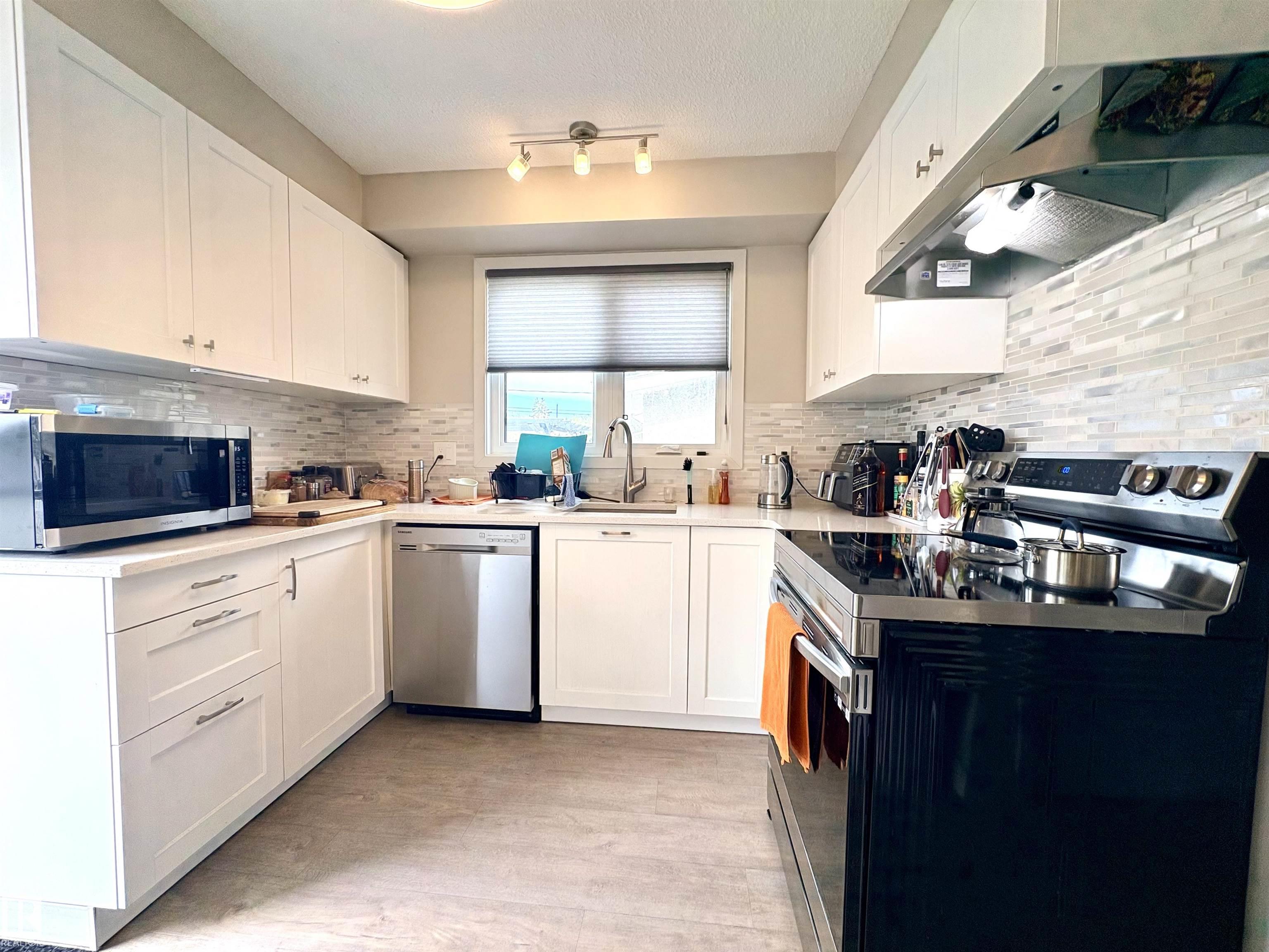 Photo 12 at 8825 137 Avenue NW, Glengarry, Edmonton