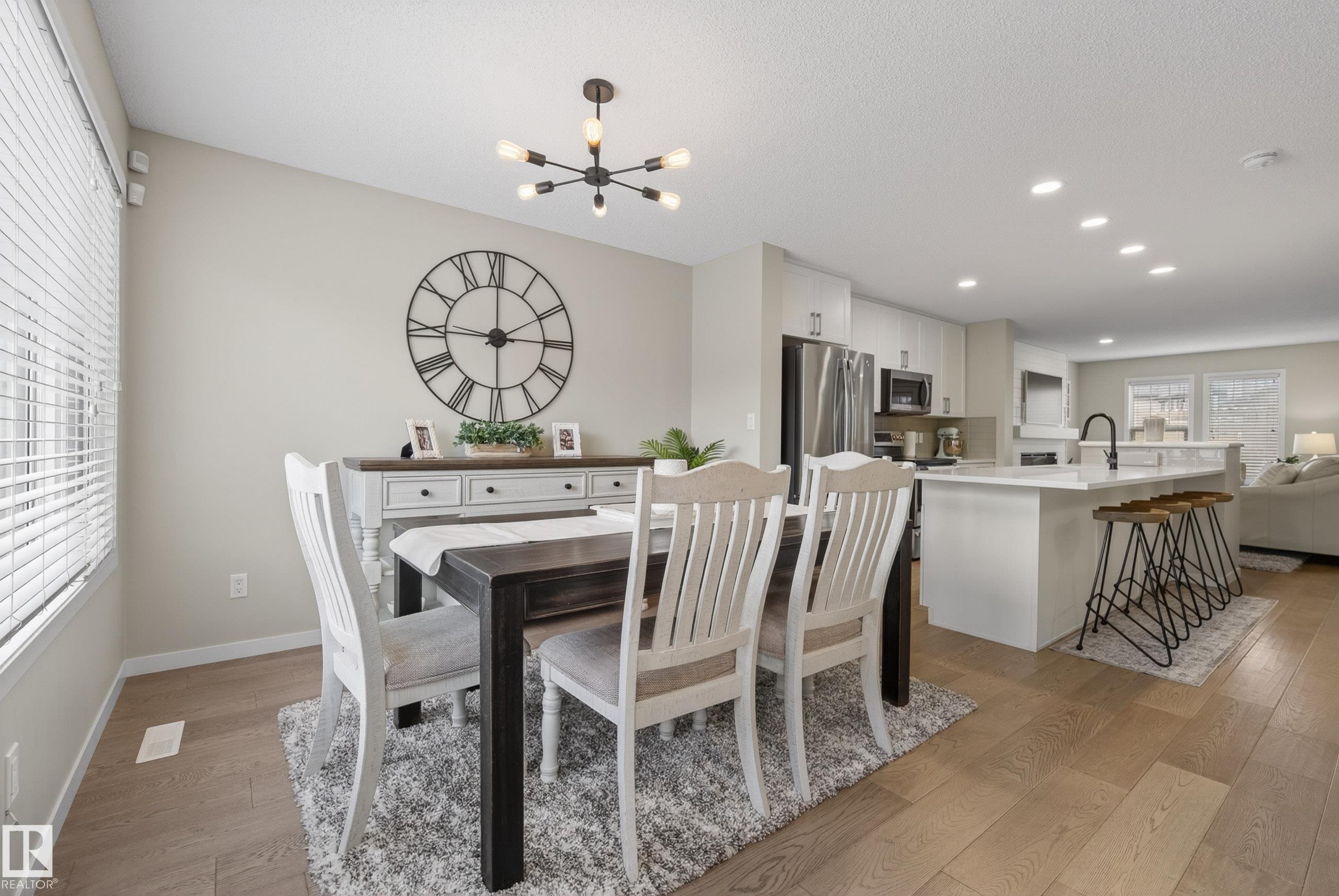 https://zimg.paragon.ice.com/ParagonImages/Property/PM/RAE/225400886/11/0/0/a85130e9d2eb1e73673b415ce4ee8fe1/1/808ecf00c72cf1a02c3c25745cb919ca/225400886-6326295E-A86D-4E78-97A0-431C8C3A844F.JPG