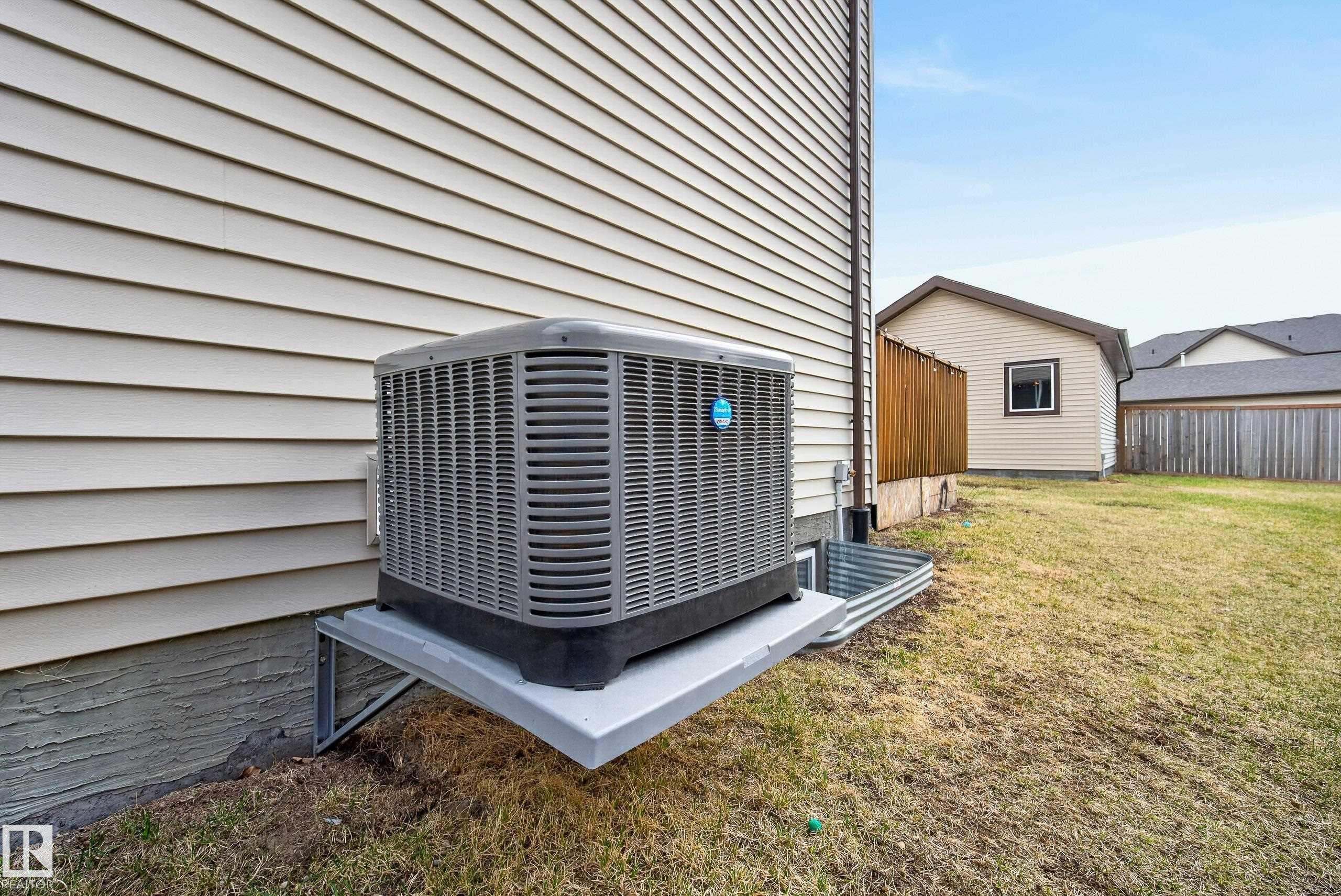 https://zimg.paragon.ice.com/ParagonImages/Property/PM/RAE/225400886/37/0/0/b73ff5c859b3fae71861f3eb8bdc412b/1/808ecf00c72cf1a02c3c25745cb919ca/225400886-30F55E94-DAF8-43EC-BF92-F60E9F264491.JPG
