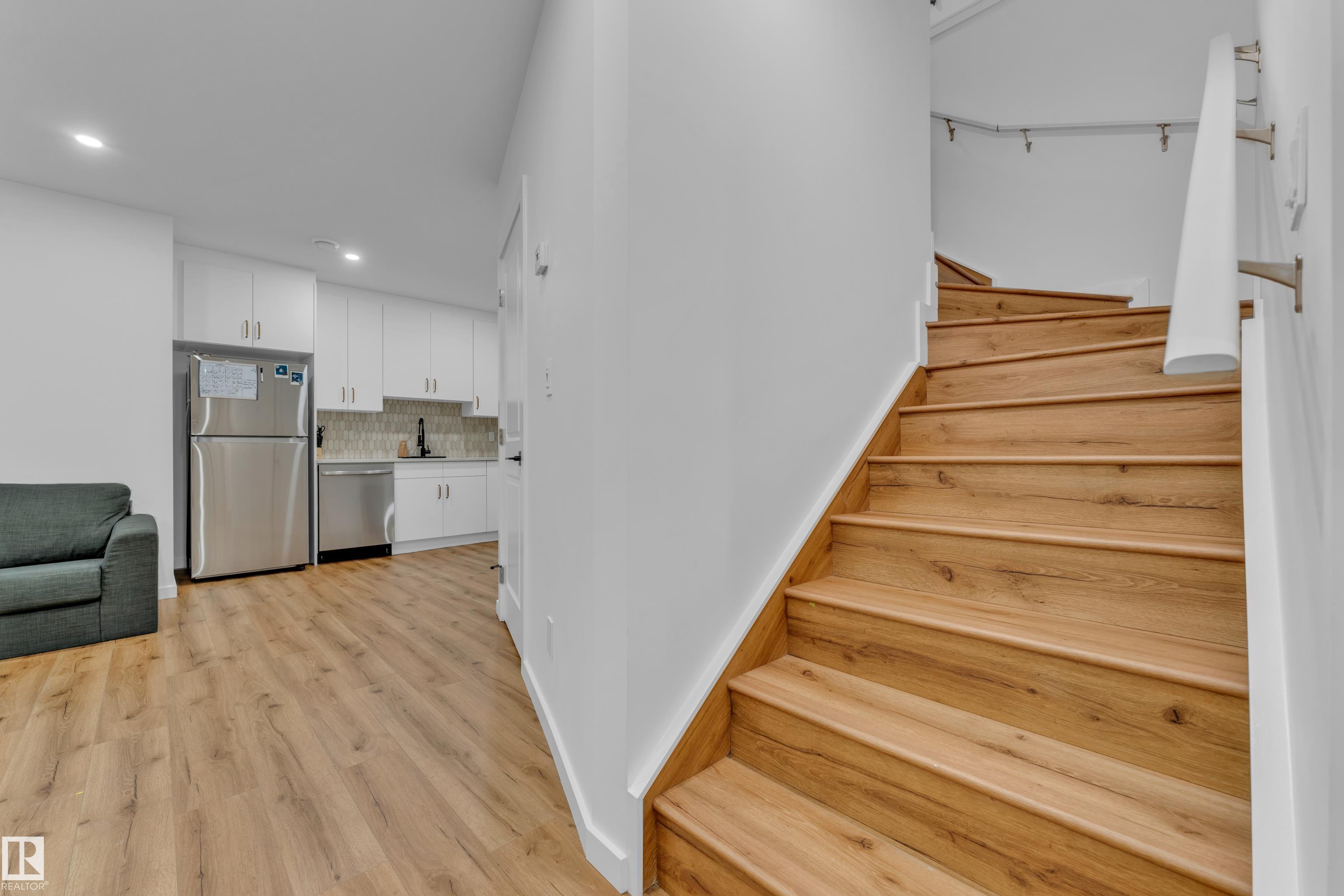 https://zimg.paragon.ice.com/ParagonImages/Property/PM/RAE/225400889/29/0/0/aa5fd9b93eaede081433c934bb89c804/1/7d5f30beac1be641966b8a300b6080b9/225400889-812d3cd4-ac5b-4171-959f-67e9a17d1ff7.JPG