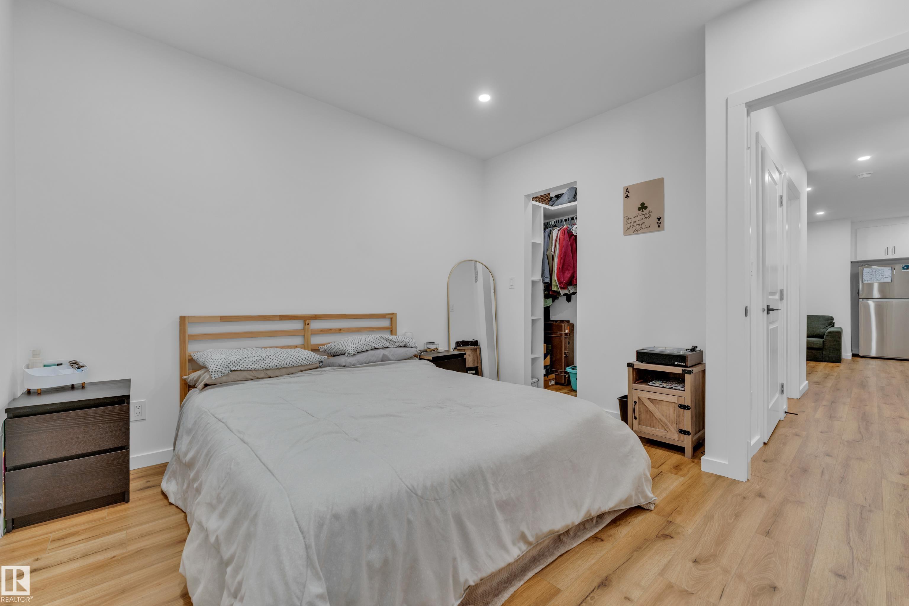 https://zimg.paragon.ice.com/ParagonImages/Property/PM/RAE/225400889/34/0/0/f6f96c24e0a8f9f630d12b7e86fa3235/1/7d5f30beac1be641966b8a300b6080b9/225400889-14cad1f4-6ddb-4024-bbed-83af921870d5.JPG