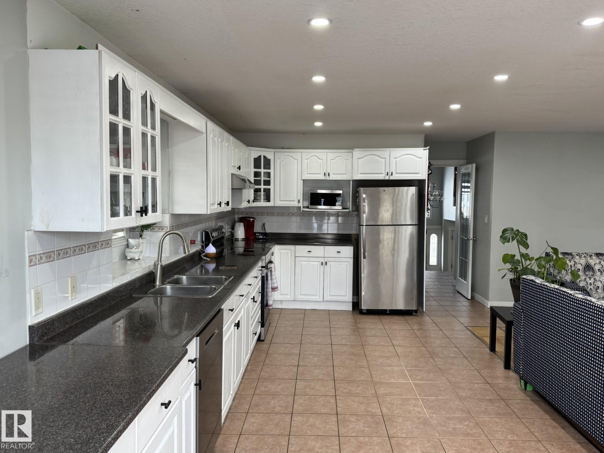Photo 22 at 3139 34b Avenue NW, Wild Rose, Edmonton