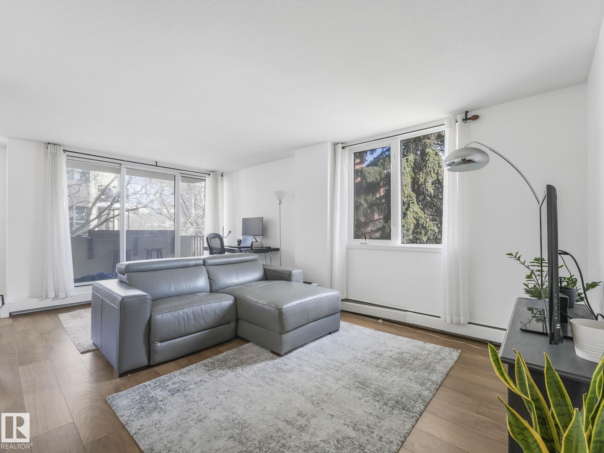 Photo 22 at 406 - 9816 112 Street NW, Wîhkwêntôwin, Edmonton
