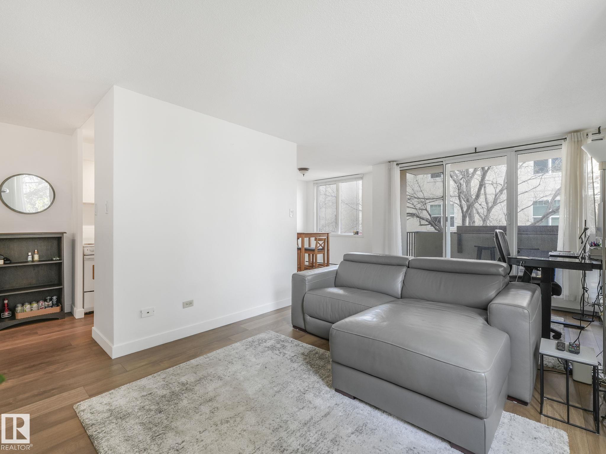 https://zimg.paragon.ice.com/ParagonImages/Property/PM/RAE/225400896/23/0/0/59df299c5c25eb4a61fce802d346e649/1/2c631856d047bcc4f9a4f212dac46cb3/225400896-79cb40f3-60e9-4ba2-b7a9-3b602a8dae89.JPG