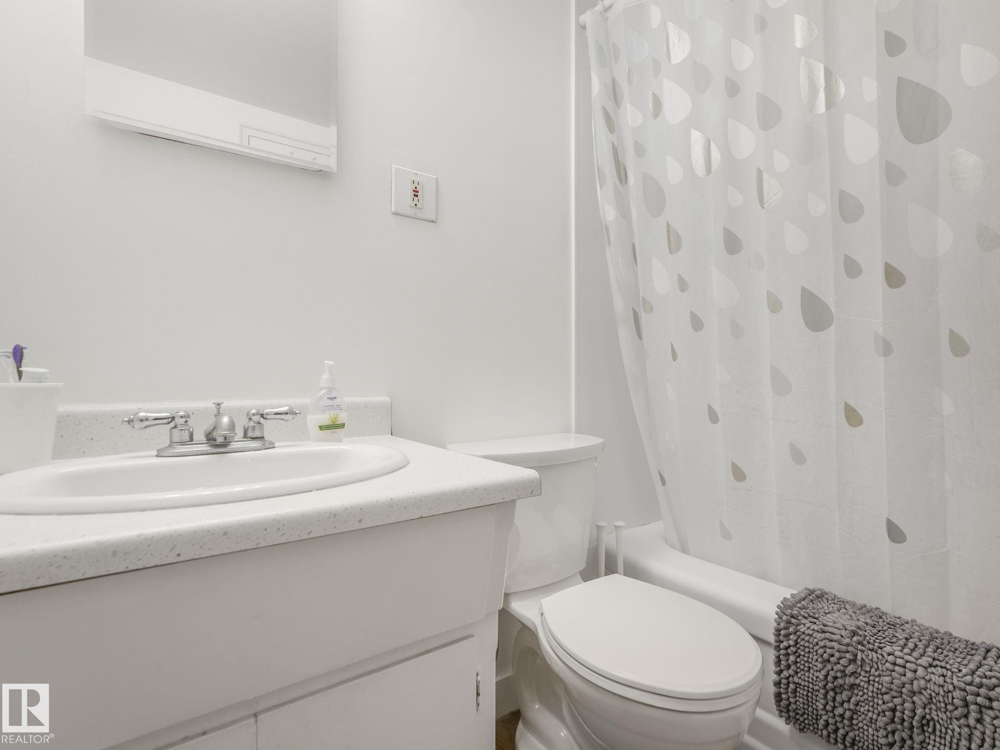 https://zimg.paragon.ice.com/ParagonImages/Property/PM/RAE/225400896/36/0/0/146deee5996d3248f7c333c1afe93f38/1/2c631856d047bcc4f9a4f212dac46cb3/225400896-a504d2c7-cea9-4d29-9bac-811b0216ab11.JPG
