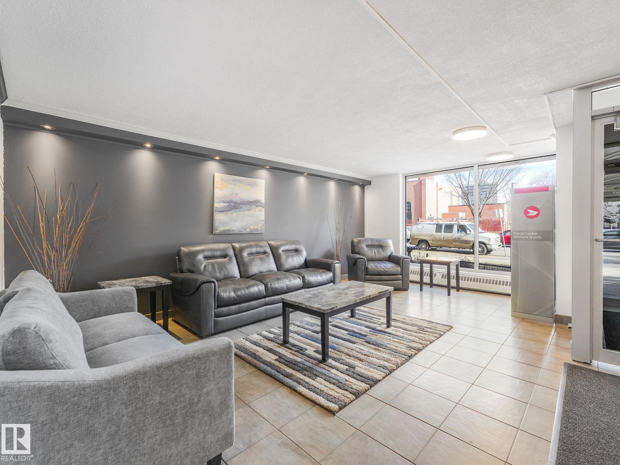 406 - 9816 112 Street NW, Wîhkwêntôwin, Edmonton