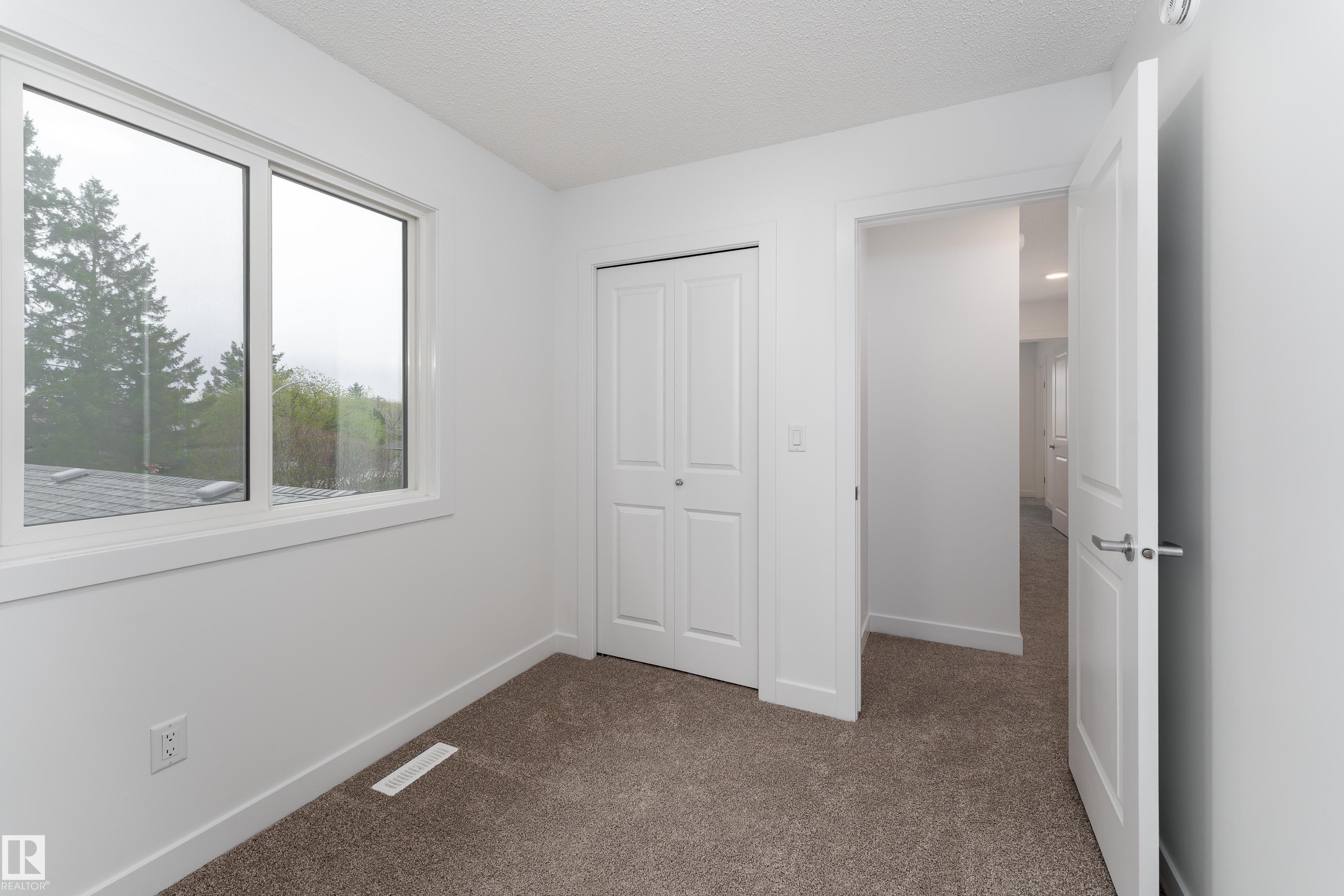 Photo 23 at 10916 & 10918 154 Street NW, High Park, Edmonton