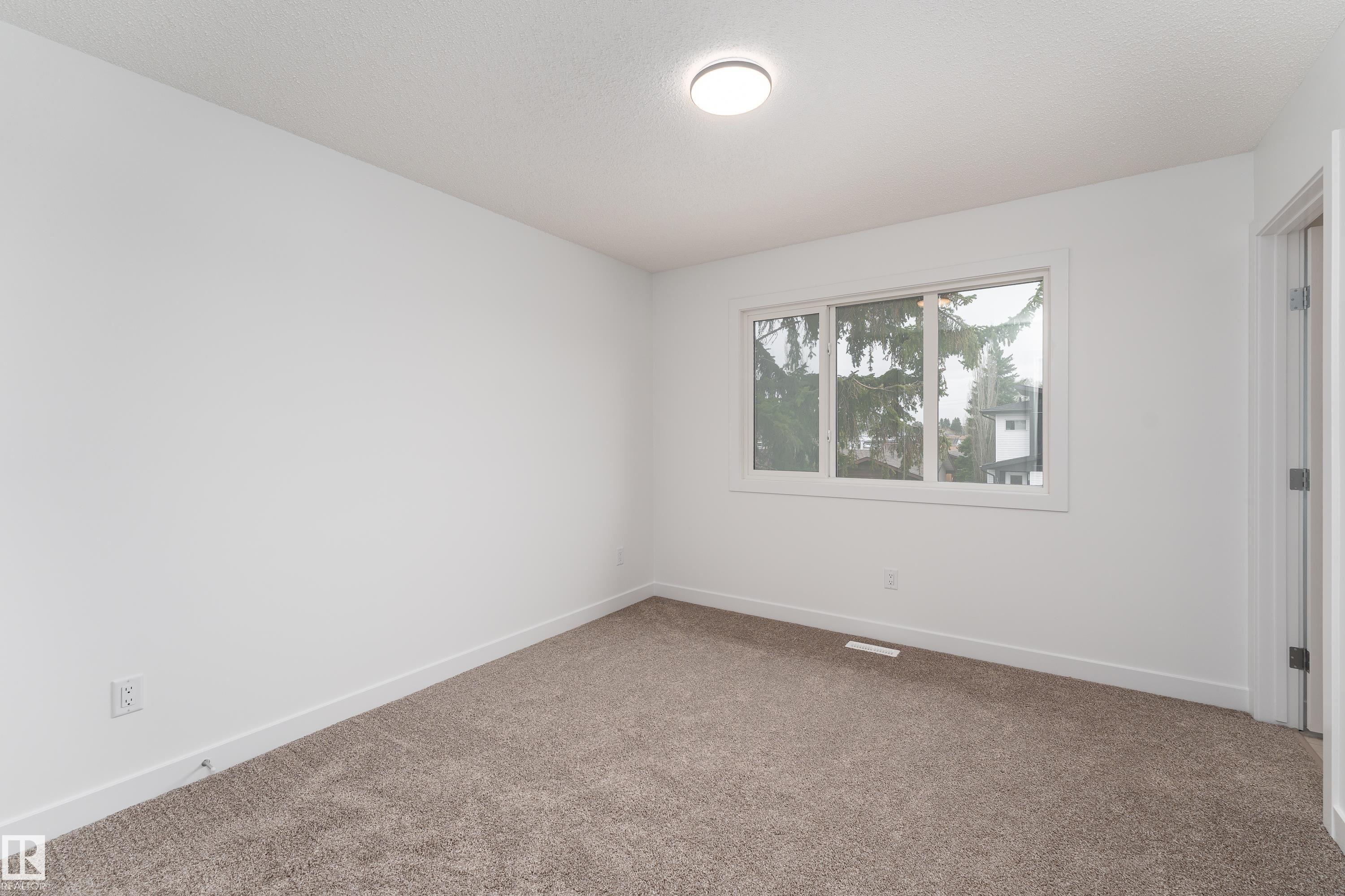 Photo 28 at 10916 & 10918 154 Street NW, High Park, Edmonton