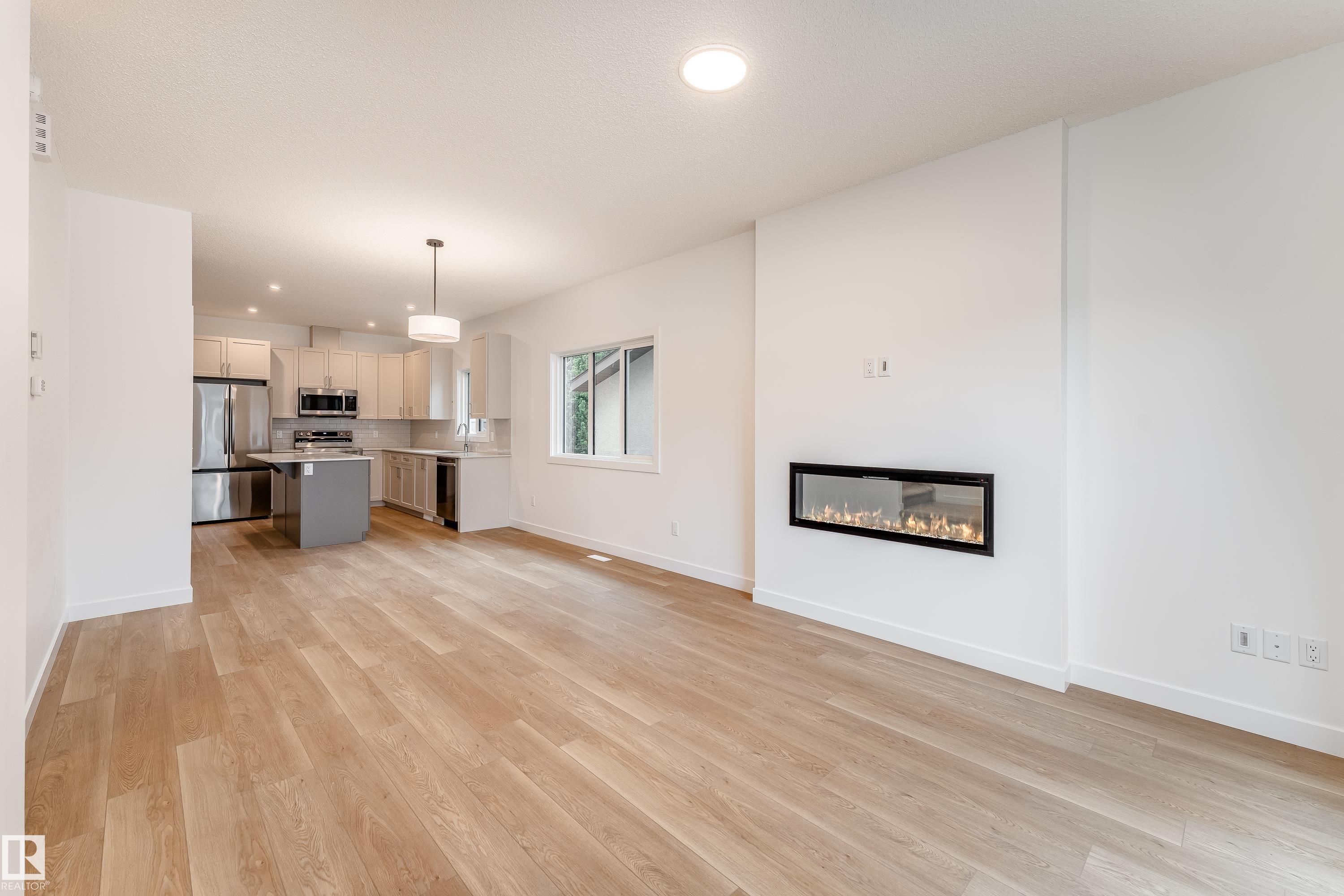 Picture for 10916 &amp; 10918 154 Street NW