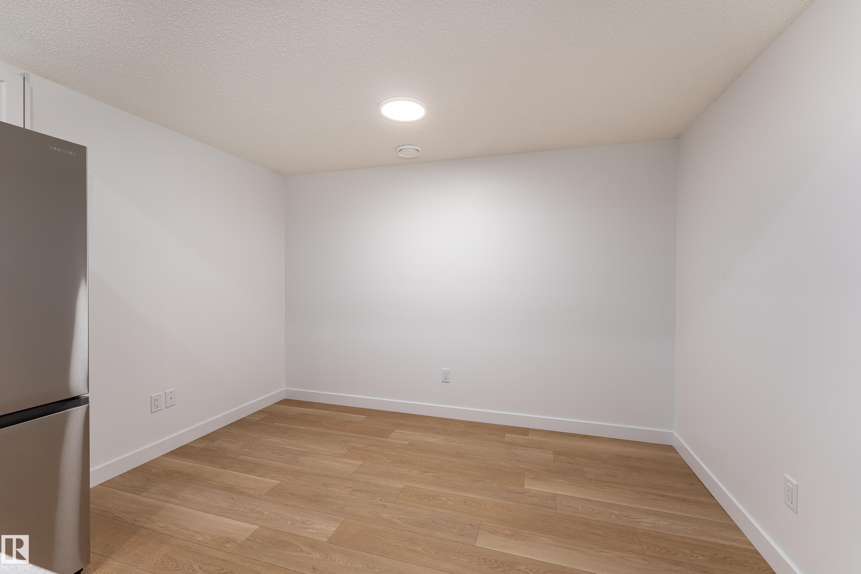 Photo 40 at 10916 & 10918 154 Street NW, High Park, Edmonton
