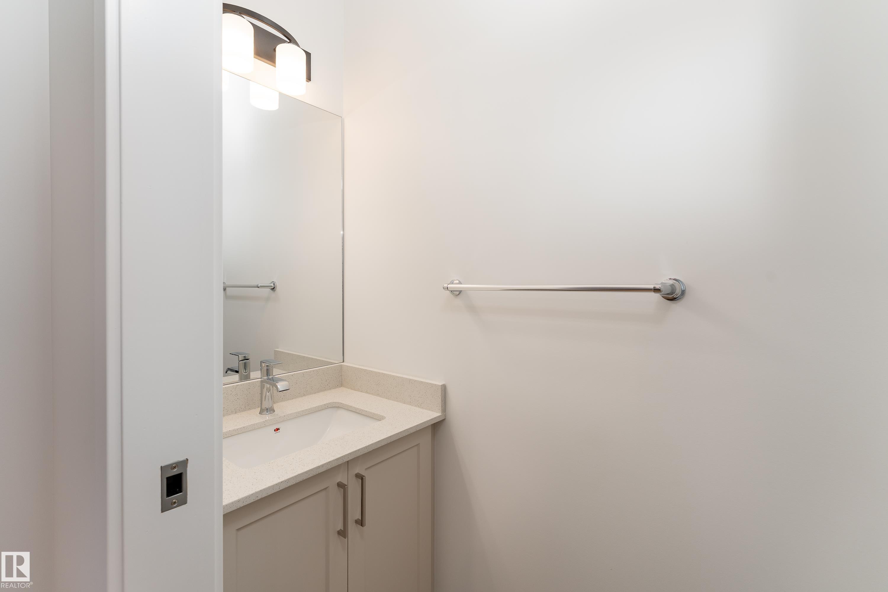Photo 10 at 10916 & 10918 154 Street NW, High Park, Edmonton