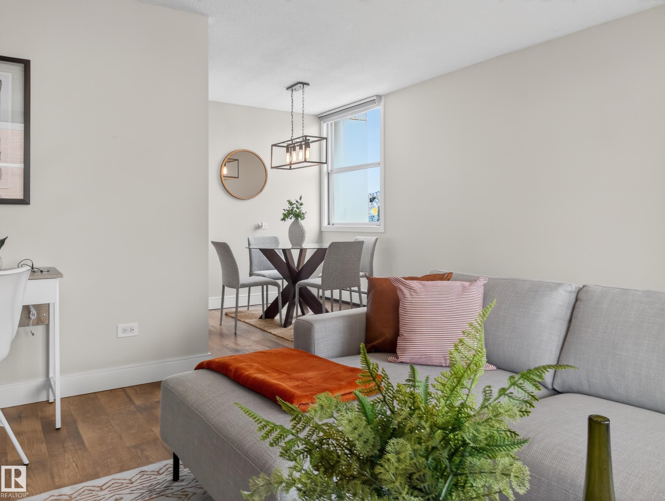 https://zimg.paragon.ice.com/ParagonImages/Property/PM/RAE/225400910/10/0/0/083d9ac6d243966abe3417e0c627a6d8/1/2c8ab6028750dbee089a4aaf409aa231/225400910-75ef6be0-01ad-4c93-959b-d45e314cf87c.JPG