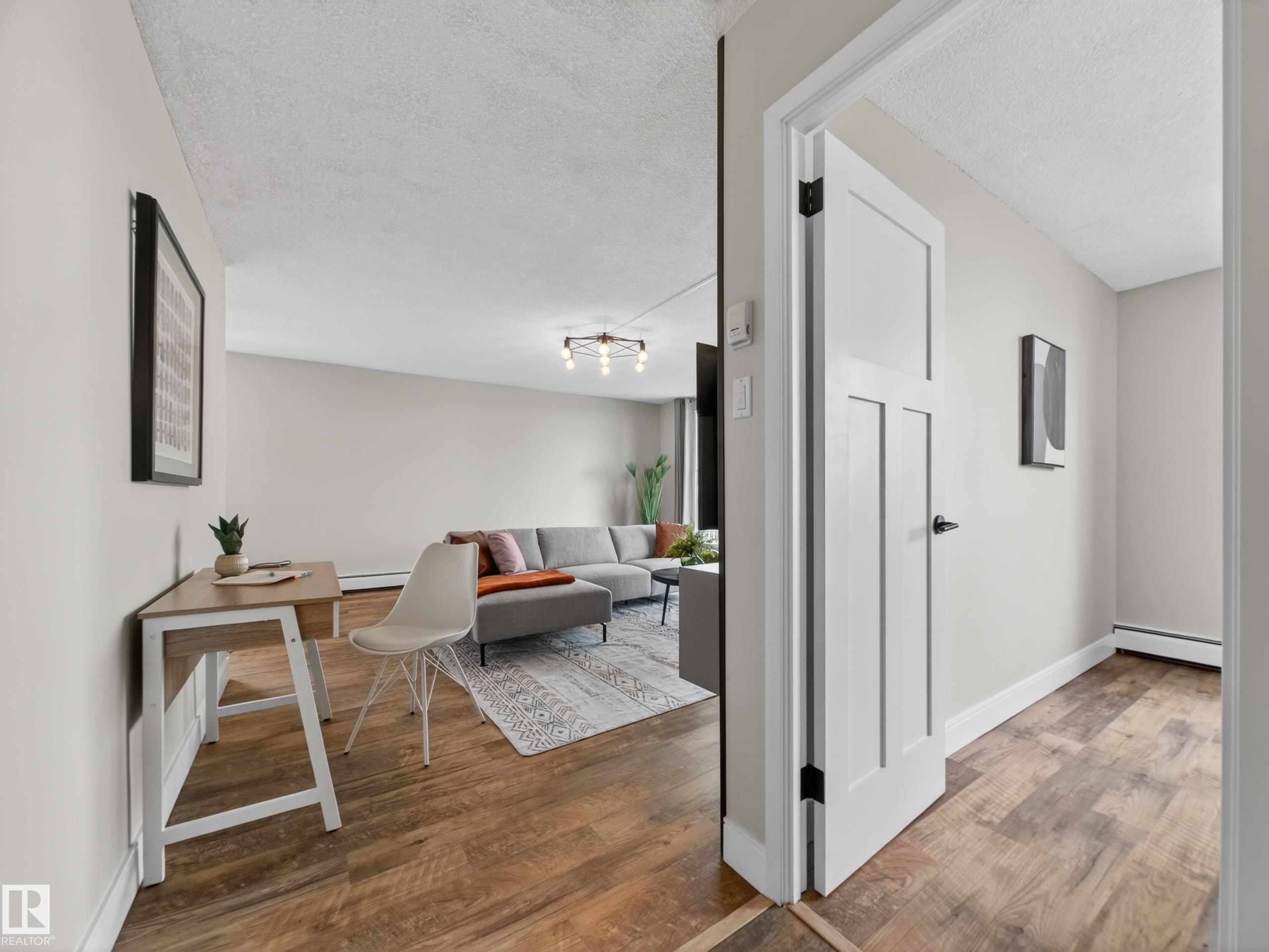 https://zimg.paragon.ice.com/ParagonImages/Property/PM/RAE/225400910/20/0/0/871b1aeb4c3b9731f5c0c6b1fe29f215/1/2c8ab6028750dbee089a4aaf409aa231/225400910-e6e3c291-7e21-4923-a13c-129cece34f0b.JPG