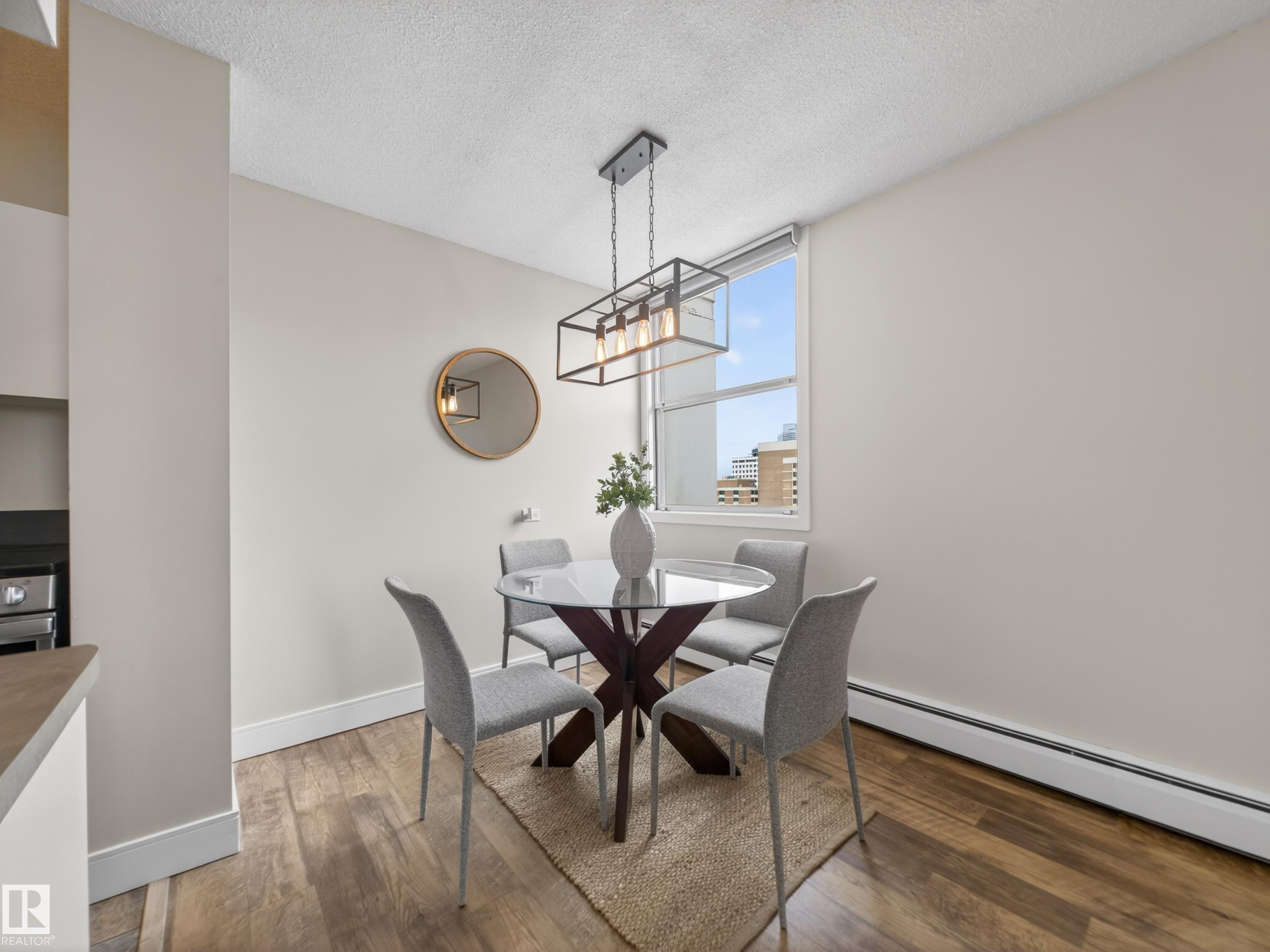 https://zimg.paragon.ice.com/ParagonImages/Property/PM/RAE/225400910/7/0/0/afe0d8c7443cecb0e6840c7e6c2199a9/1/2c8ab6028750dbee089a4aaf409aa231/225400910-0ba90623-8d31-41b5-9fee-783a0debde11.JPG