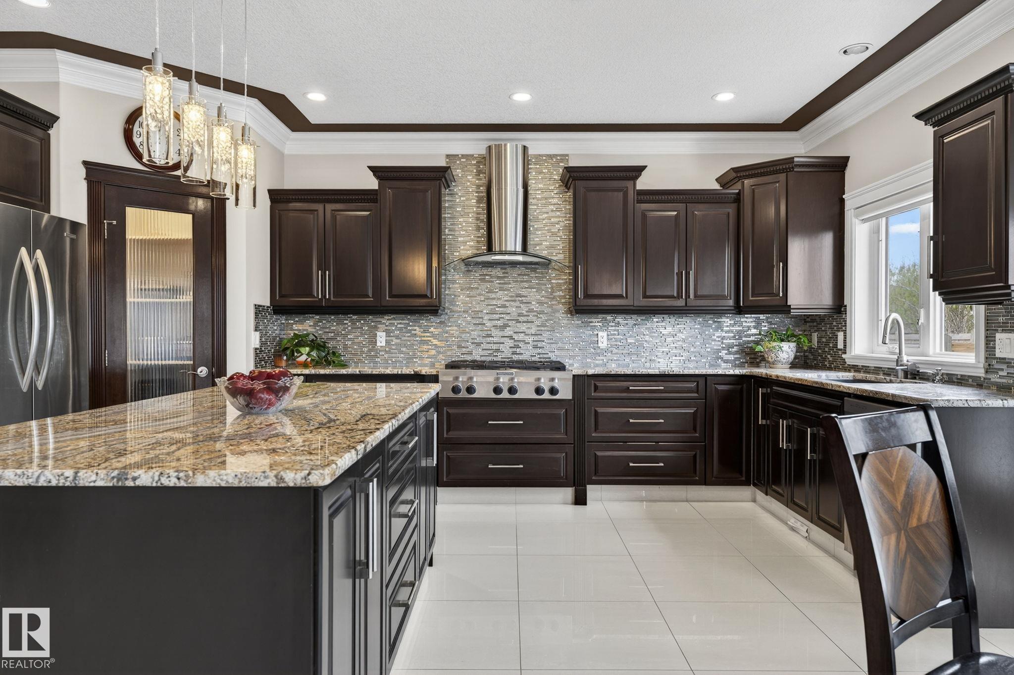 https://zimg.paragon.ice.com/ParagonImages/Property/PM/RAE/225400921/12/0/0/1ad69b74c248590117d1f506b906efb5/1/0f3f226c36b86dee6762902265b123ad/225400921-845ed8a6-eb24-49f5-8bc6-bbe671aa6b07.JPG