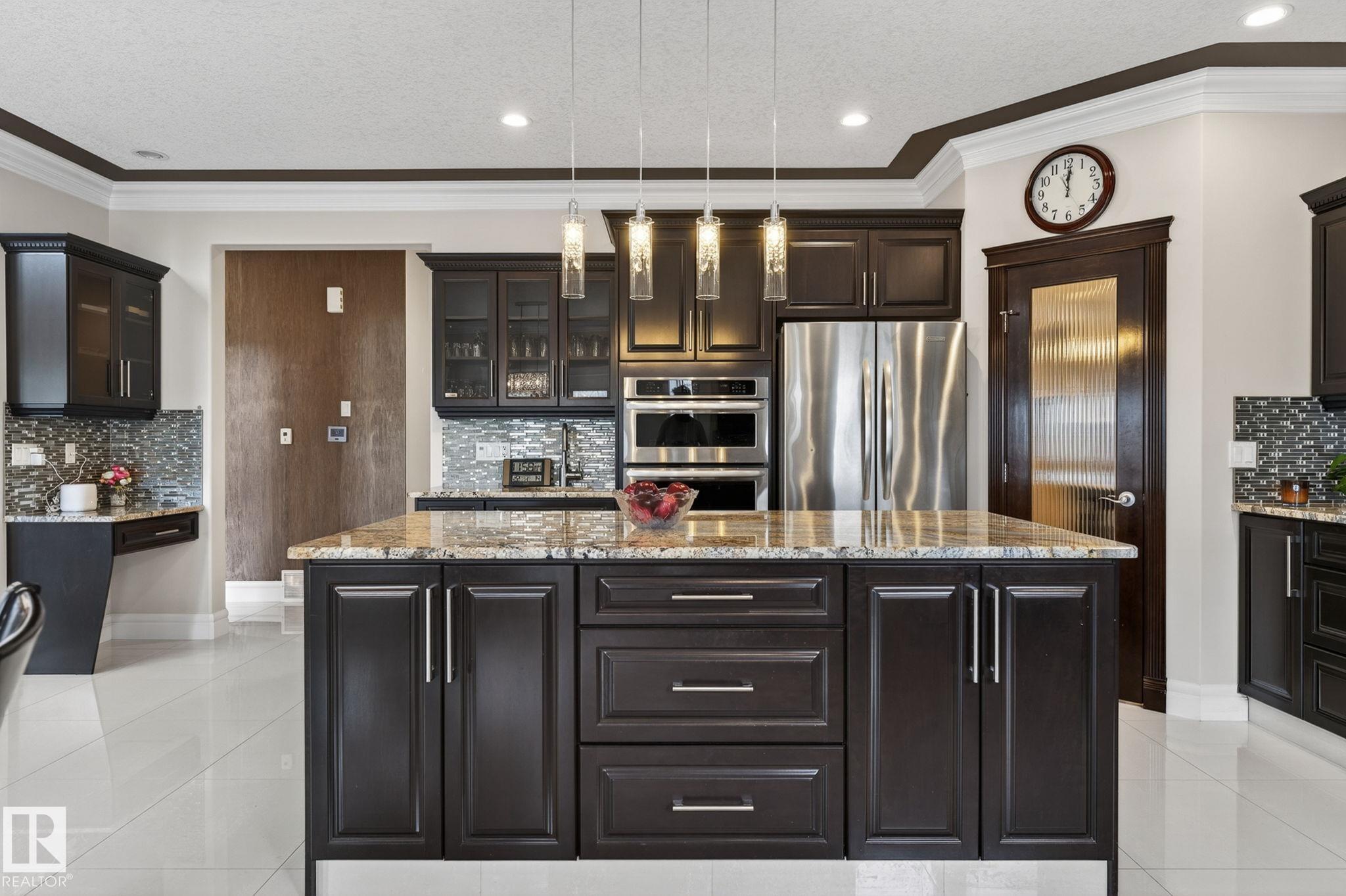 https://zimg.paragon.ice.com/ParagonImages/Property/PM/RAE/225400921/13/0/0/b42844c46493f63144b15602cfe212e3/1/0f3f226c36b86dee6762902265b123ad/225400921-72525fd7-f792-40c5-bd9a-052c58784204.JPG