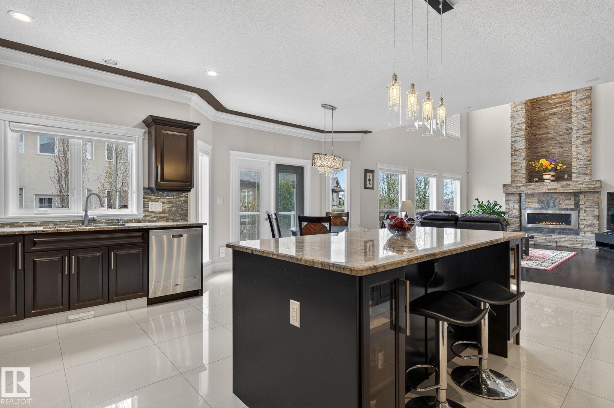 https://zimg.paragon.ice.com/ParagonImages/Property/PM/RAE/225400921/18/0/0/efe648bf51d80a1e64b7bffb03a63734/1/0f3f226c36b86dee6762902265b123ad/225400921-9fd9af69-cb68-43e4-ab6e-8f9c8c97e2ba.JPG