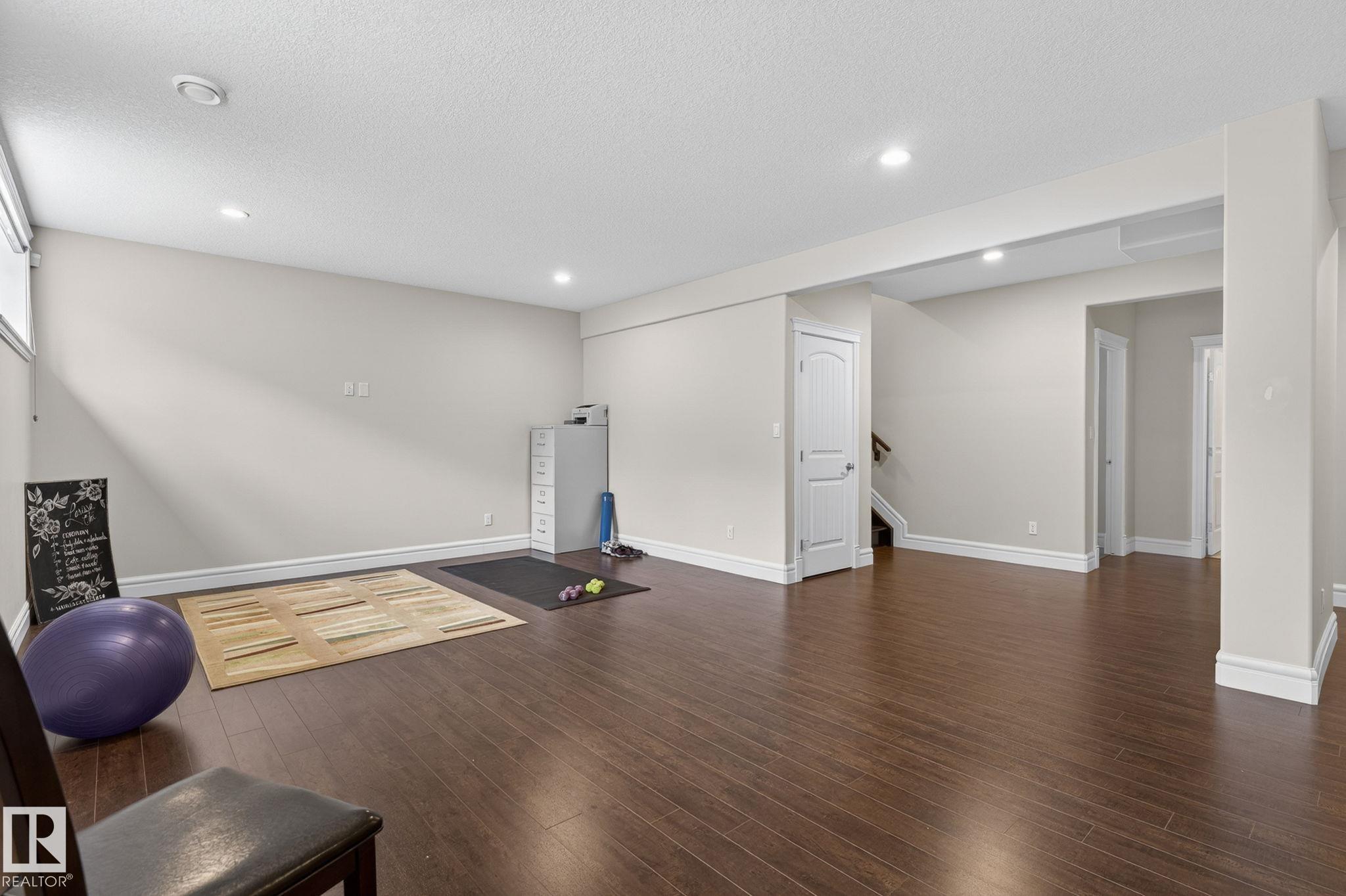 https://zimg.paragon.ice.com/ParagonImages/Property/PM/RAE/225400921/49/0/0/e0764059f9be1b24be3bf6626a6ea900/1/0f3f226c36b86dee6762902265b123ad/225400921-0a8ee450-21f2-4758-8067-f38bc9a8ee92.JPG