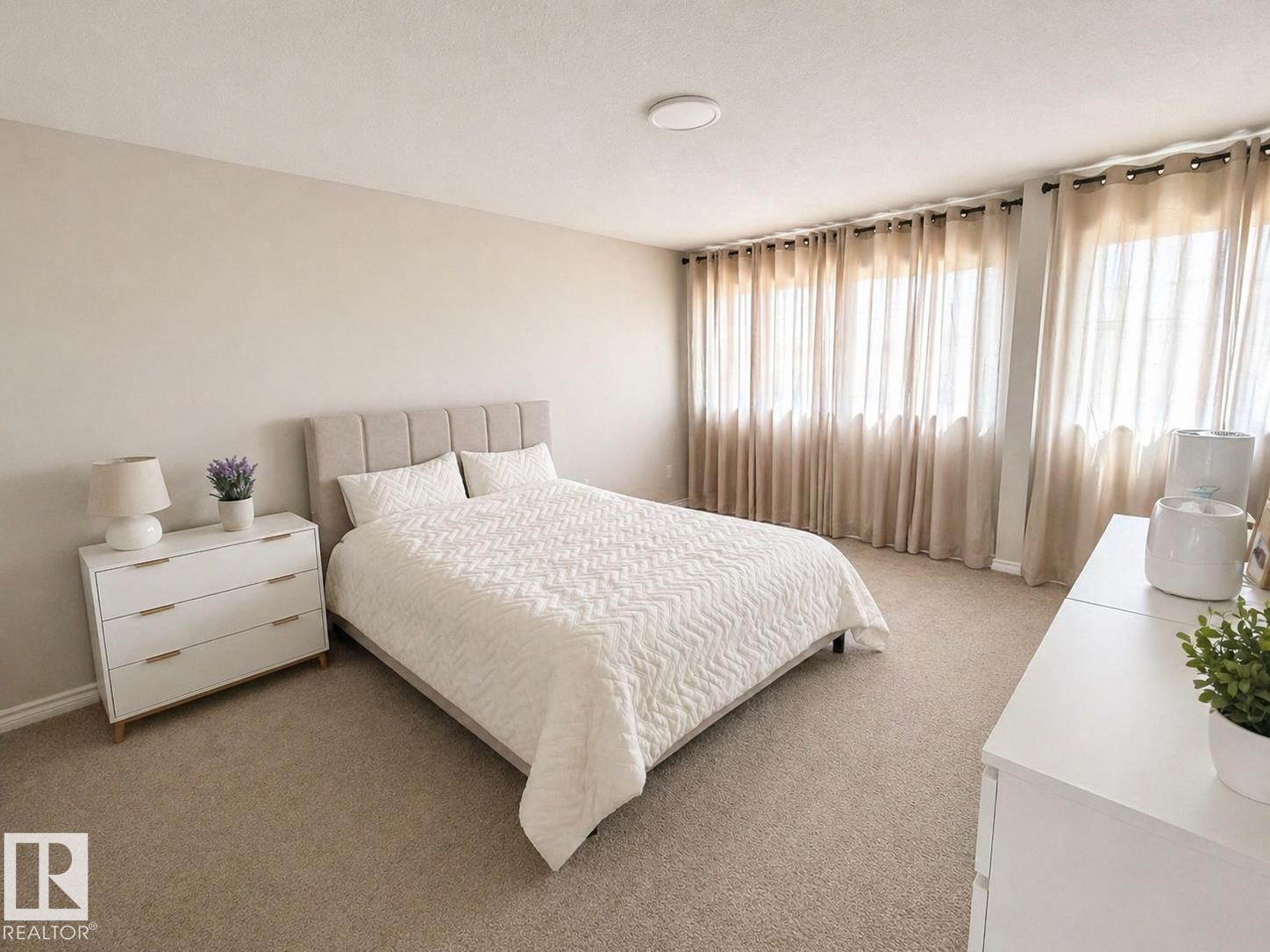 https://zimg.paragon.ice.com/ParagonImages/Property/PM/RAE/225400926/14/0/0/6d8f05d236b86ec053a0861b4103fb46/1/8b71d72f95bdb9d2d0c03526de26072a/225400926-a3c34530-10dc-4d1f-a024-a4d3dd1d15c6.JPG