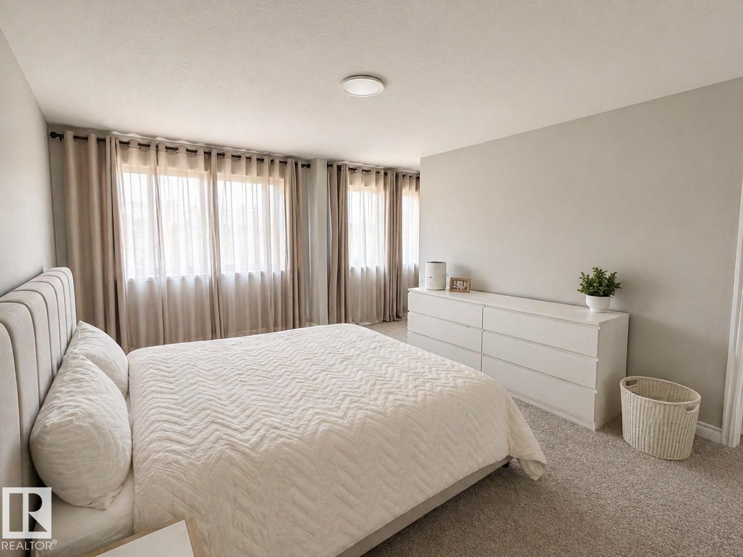 https://zimg.paragon.ice.com/ParagonImages/Property/PM/RAE/225400926/15/0/0/61e975df7fc49db2c9fc3f14bf9c2034/1/8b71d72f95bdb9d2d0c03526de26072a/225400926-d69a0a58-8812-4af1-a602-7677a60f9bbf.JPG