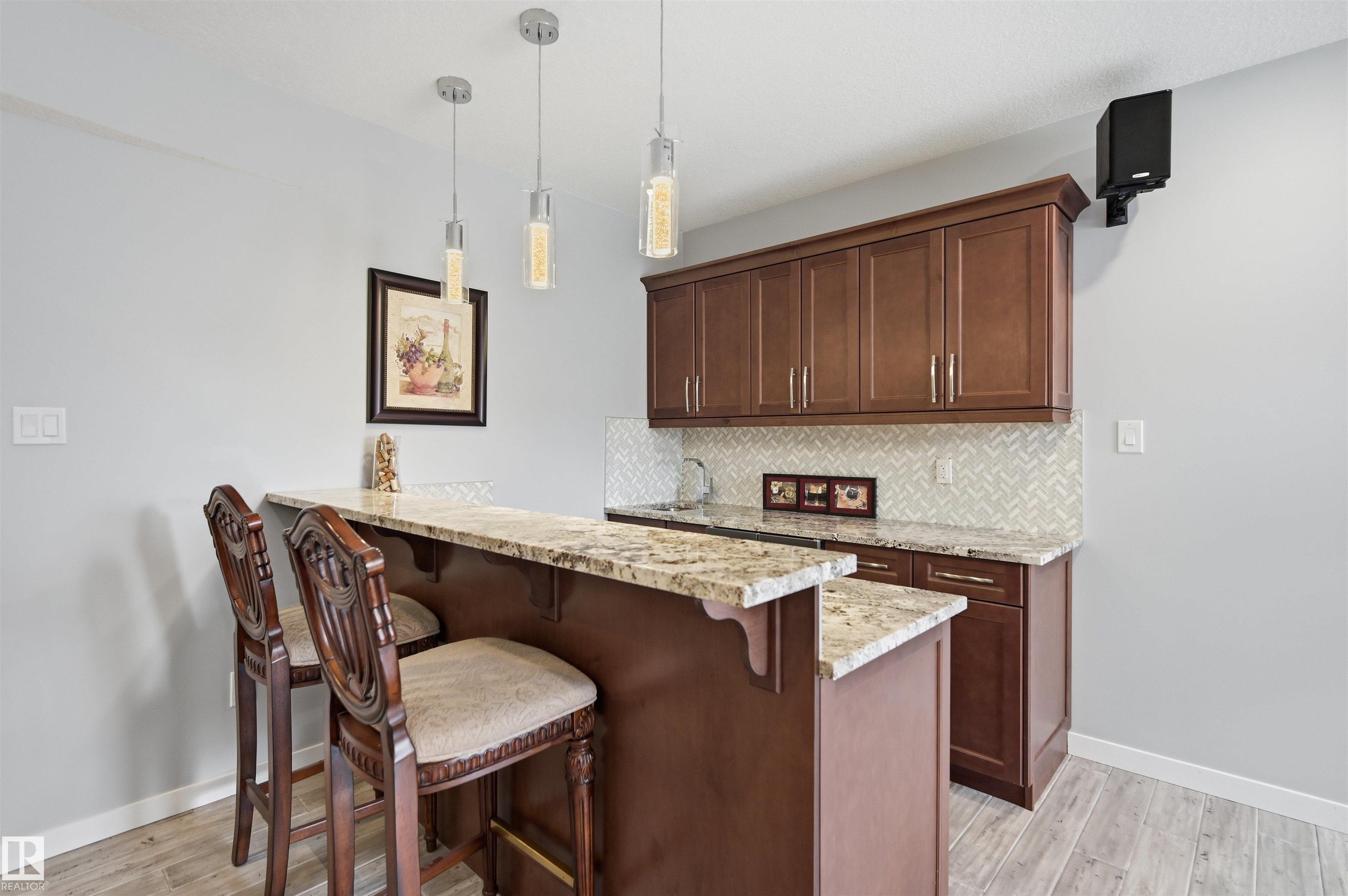 https://zimg.paragon.ice.com/ParagonImages/Property/PM/RAE/225400940/30/0/0/d5f743f0dde55c9ab5d70b593c7937e1/1/783959a4c8ab2ad00272e013be202477/225400940-f261f7a5-0fa9-4399-acdf-446064444d9d.JPG