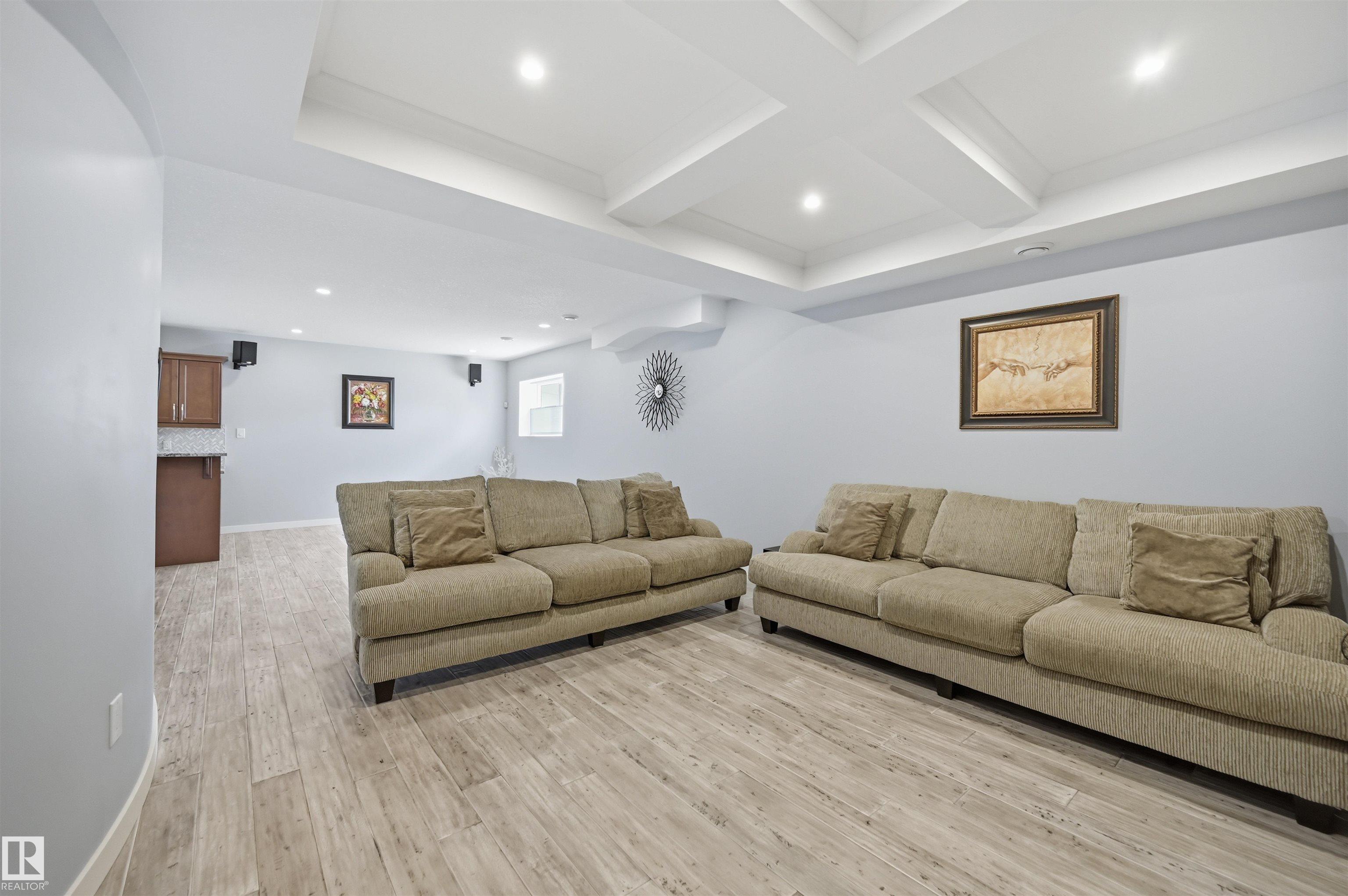 https://zimg.paragon.ice.com/ParagonImages/Property/PM/RAE/225400940/32/0/0/a806d4b7826f273b1bff7d82133267b0/1/783959a4c8ab2ad00272e013be202477/225400940-a31ab674-dc13-4414-bb19-7d4b9dabd57e.JPG