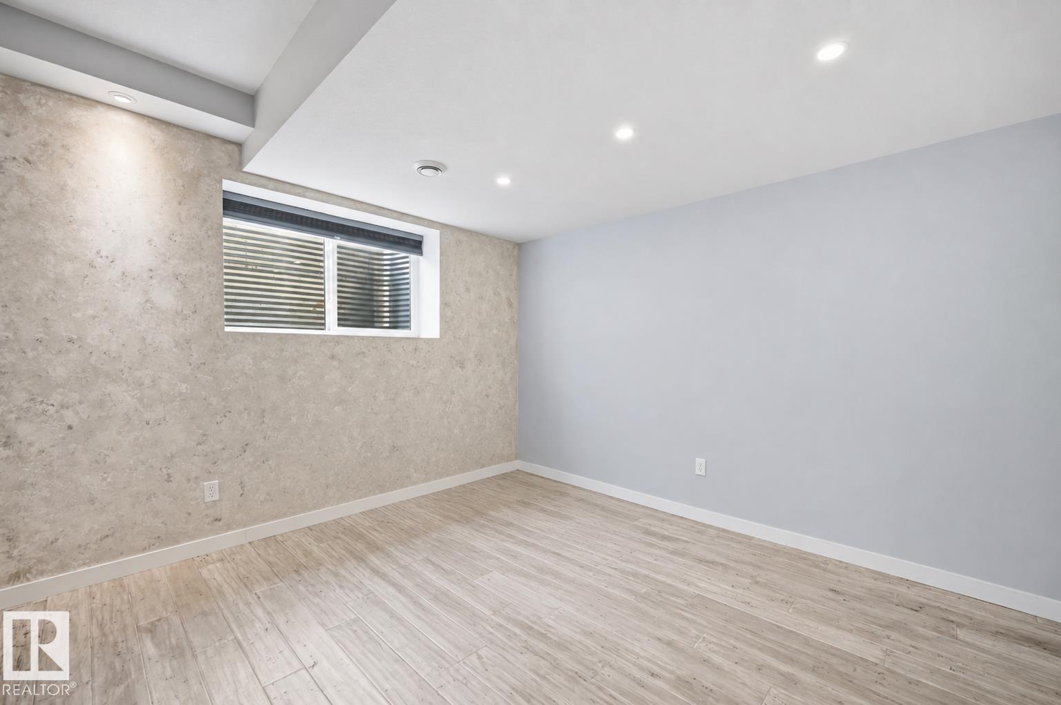 https://zimg.paragon.ice.com/ParagonImages/Property/PM/RAE/225400940/33/0/0/847dc8e6c3931da7c1fd84ab1397d551/1/783959a4c8ab2ad00272e013be202477/225400940-90f96058-cec2-4ac1-a4db-575bbbba3c08.JPG