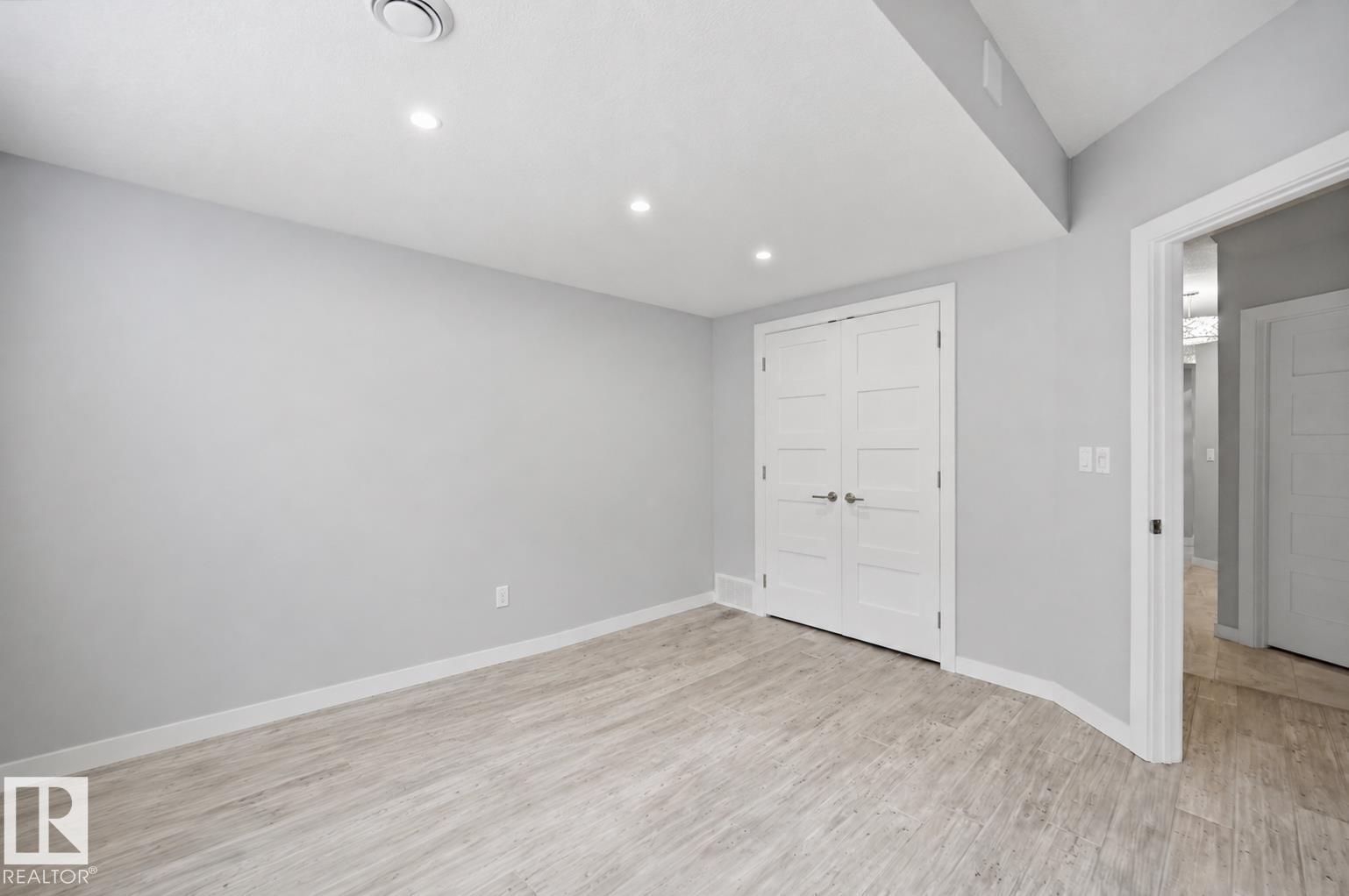 https://zimg.paragon.ice.com/ParagonImages/Property/PM/RAE/225400940/34/0/0/ffe4c580ad038ba24fab9d8b2ce3a9a7/1/783959a4c8ab2ad00272e013be202477/225400940-bd222a08-71d1-438d-942c-34fe620c43ad.JPG