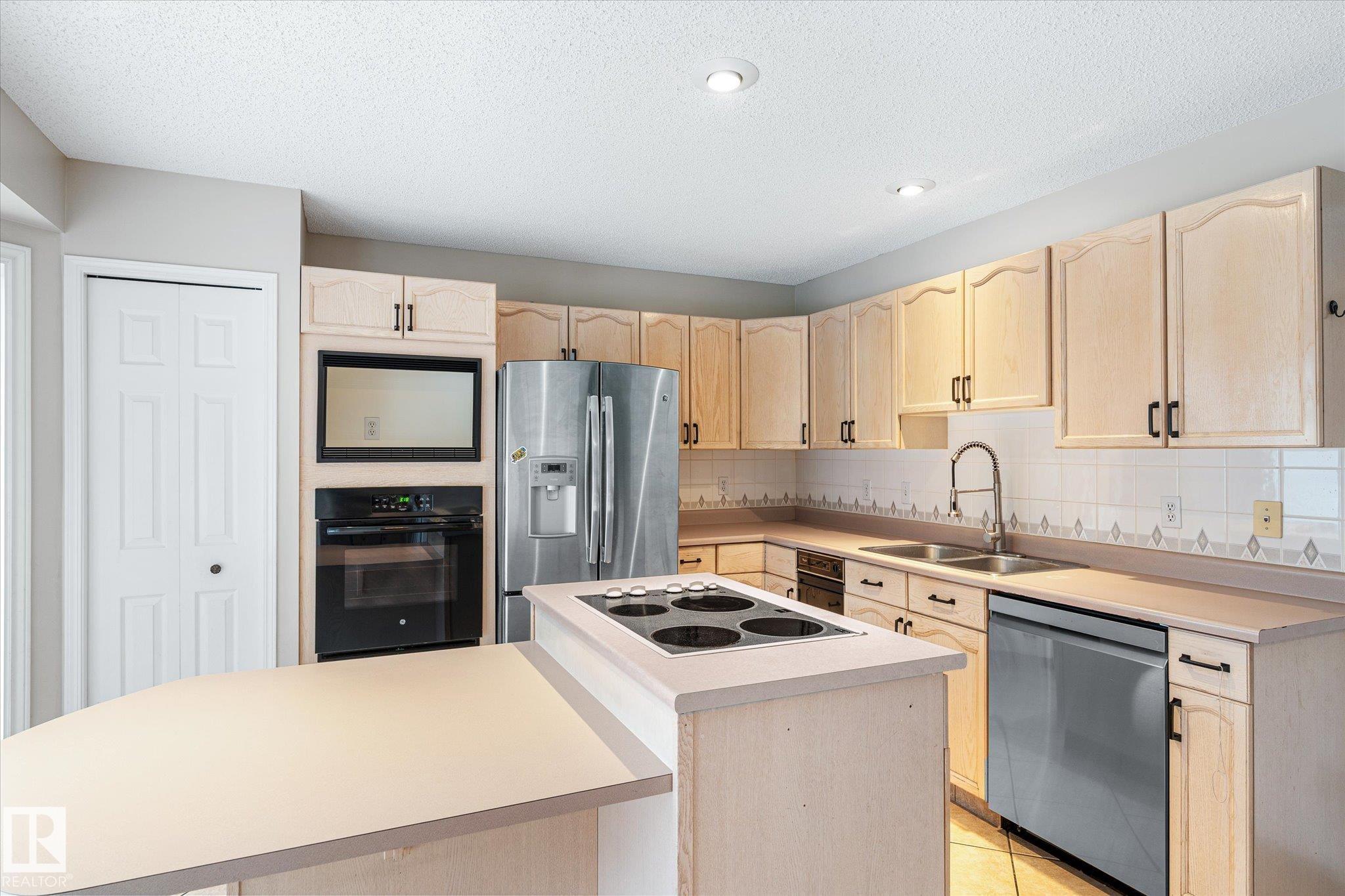 Photo 12 at 4 - 90 Liberton Drive, Lacombe Park, St. Albert