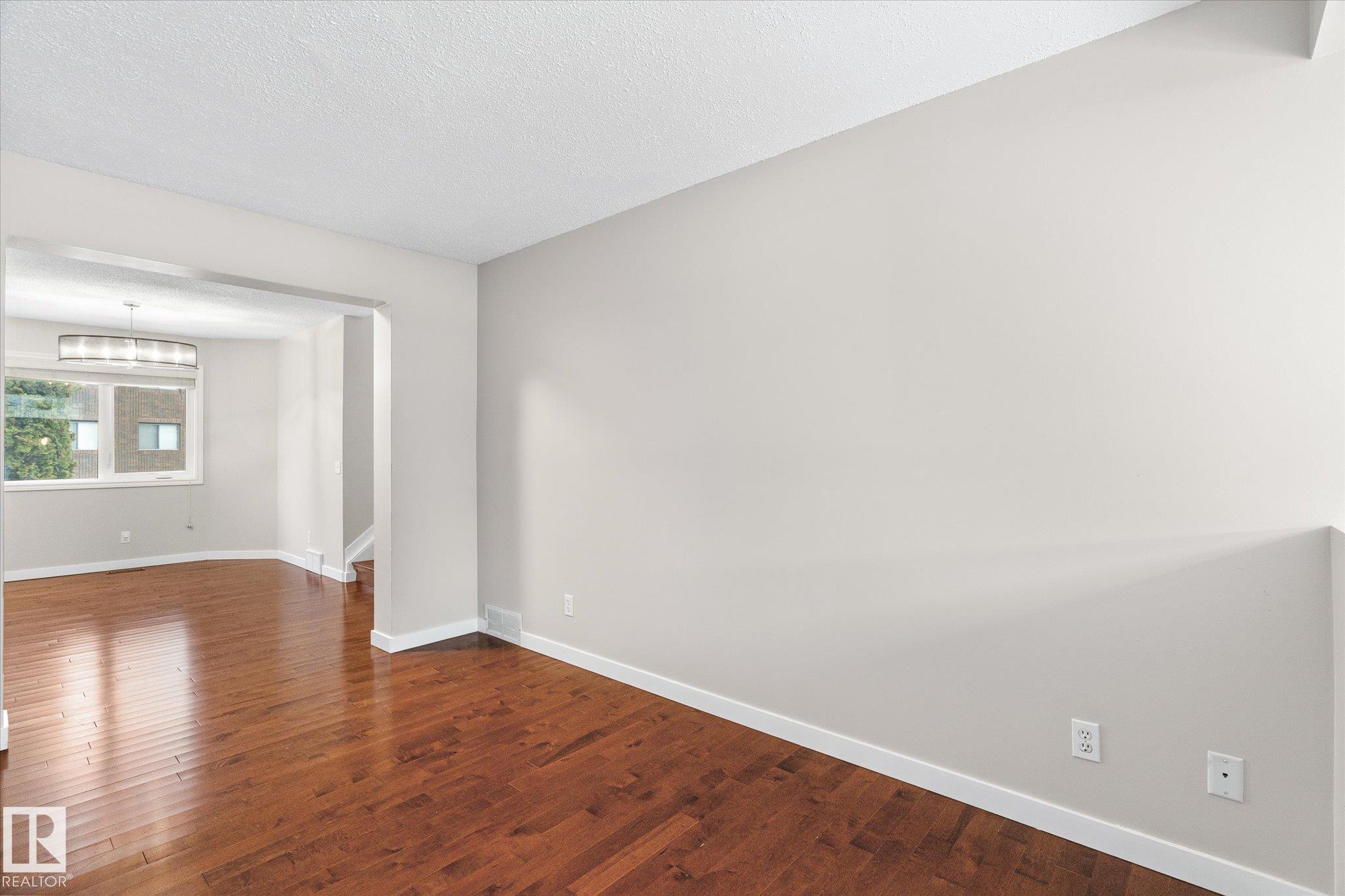 Photo 7 at 4 - 90 Liberton Drive, Lacombe Park, St. Albert