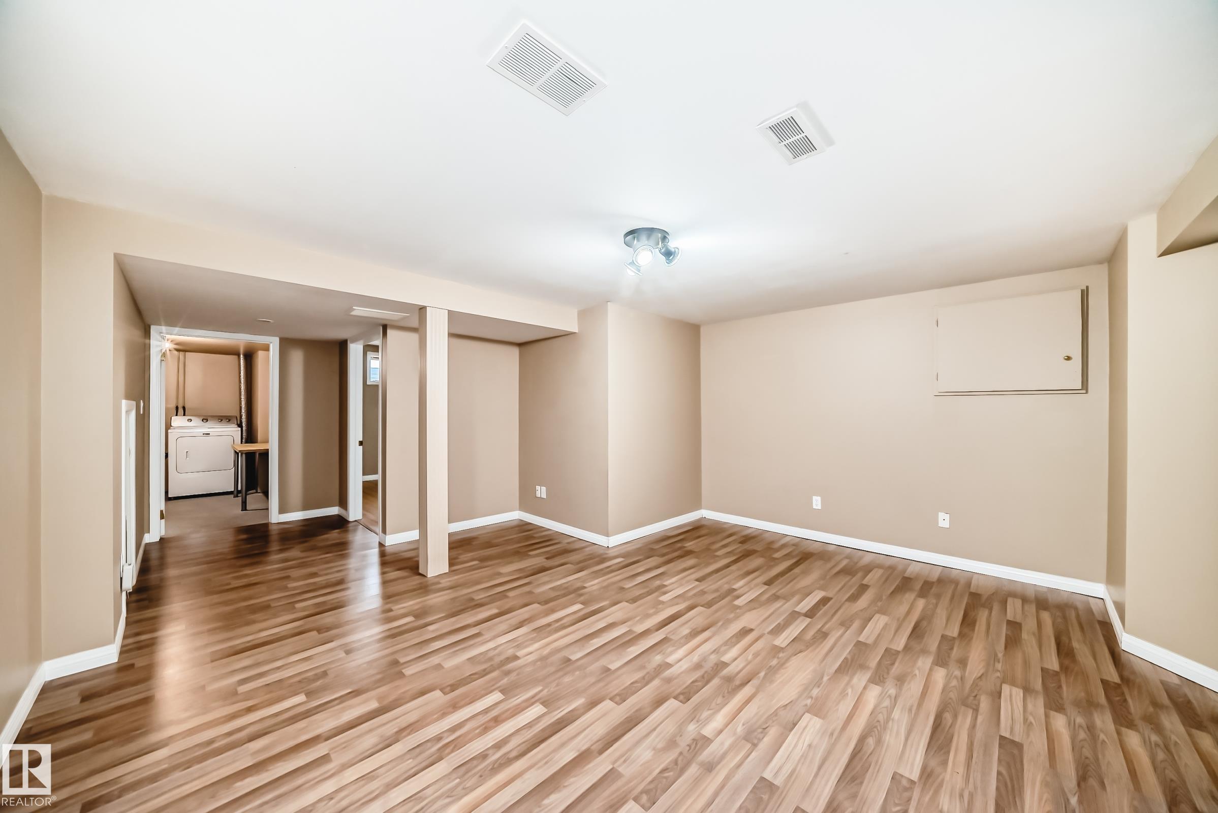 https://zimg.paragon.ice.com/ParagonImages/Property/PM/RAE/225400948/39/0/0/a0c777d378d885900b0c09bc5577bb13/1/04e77696c1b255f99546878d068effac/225400948-d88e9375-b1c3-4f92-989d-66f6e77bafce.JPG