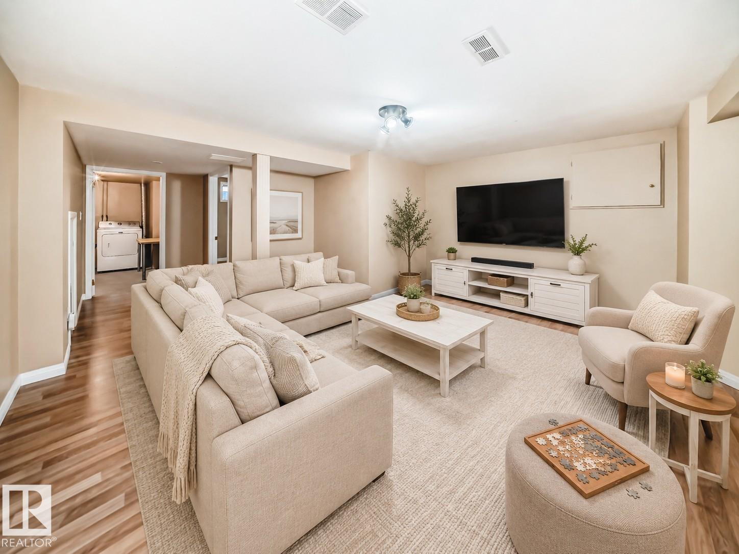 https://zimg.paragon.ice.com/ParagonImages/Property/PM/RAE/225400948/41/0/0/e1466205236e0525879449d99bf9ad0d/1/04e77696c1b255f99546878d068effac/225400948-80a2c86e-cd77-4deb-8884-21cdd429cfaf.JPG