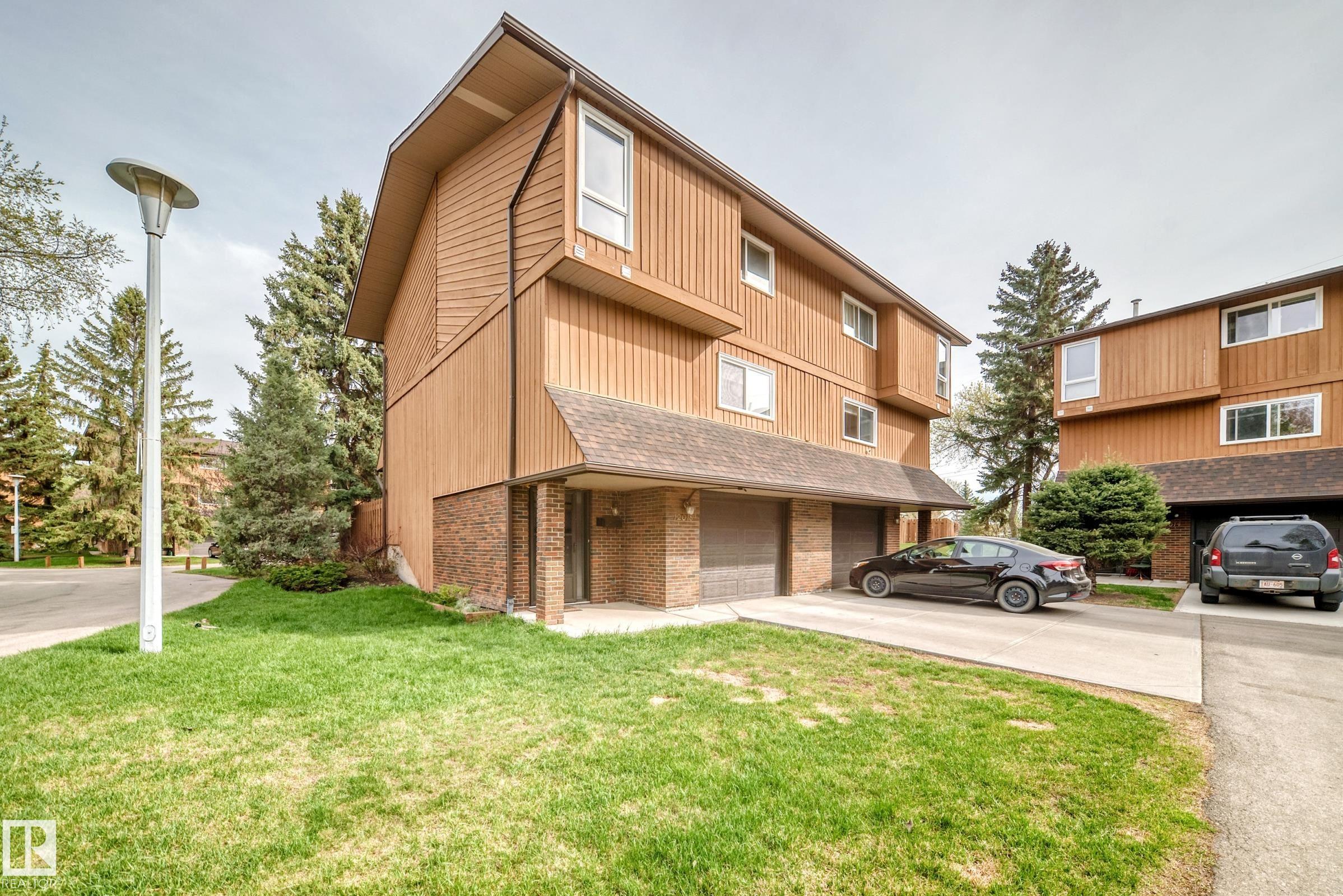 12018 157 Avenue NW, Dunluce, Edmonton