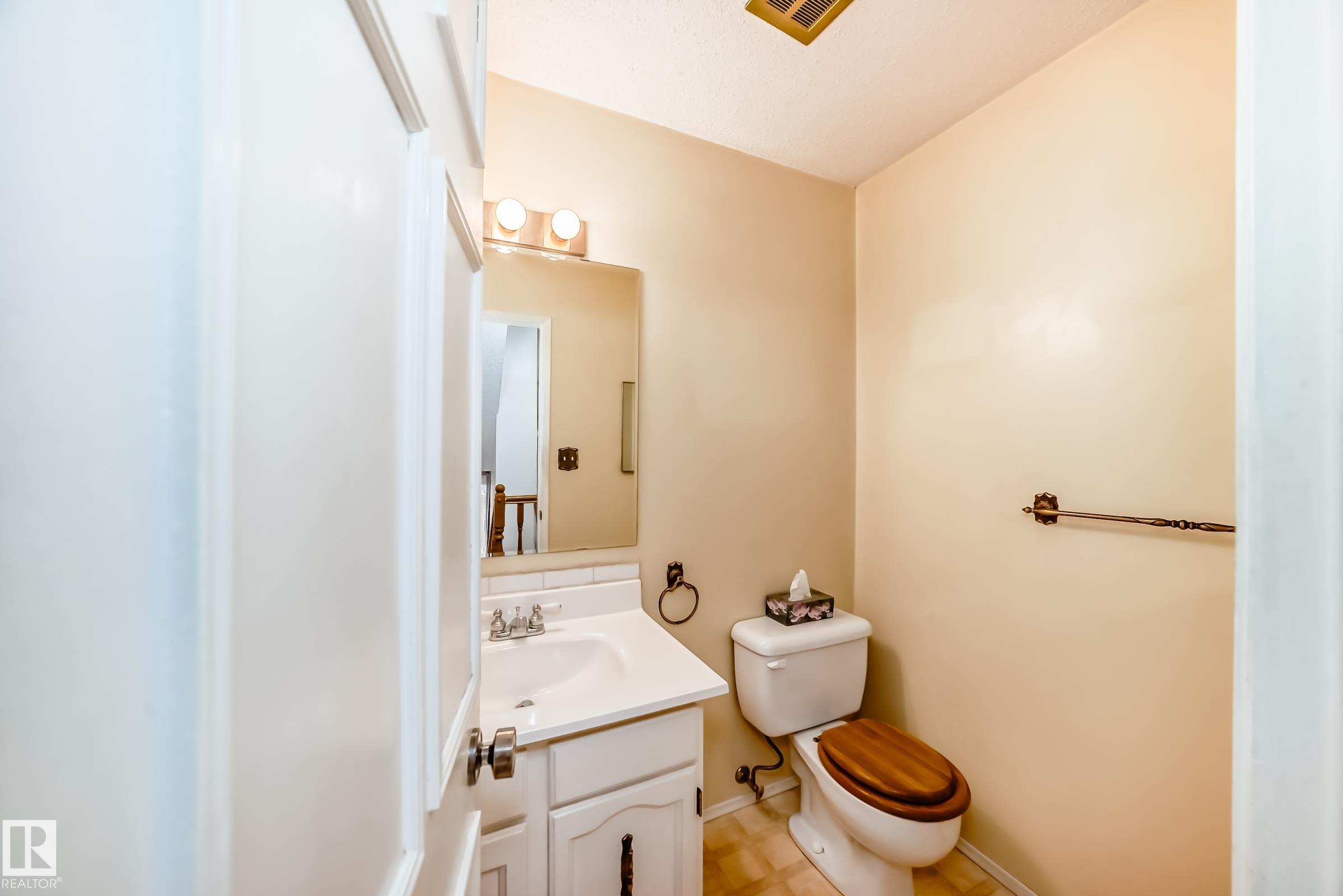 Photo 11 at 12018 157 Avenue NW, Dunluce, Edmonton