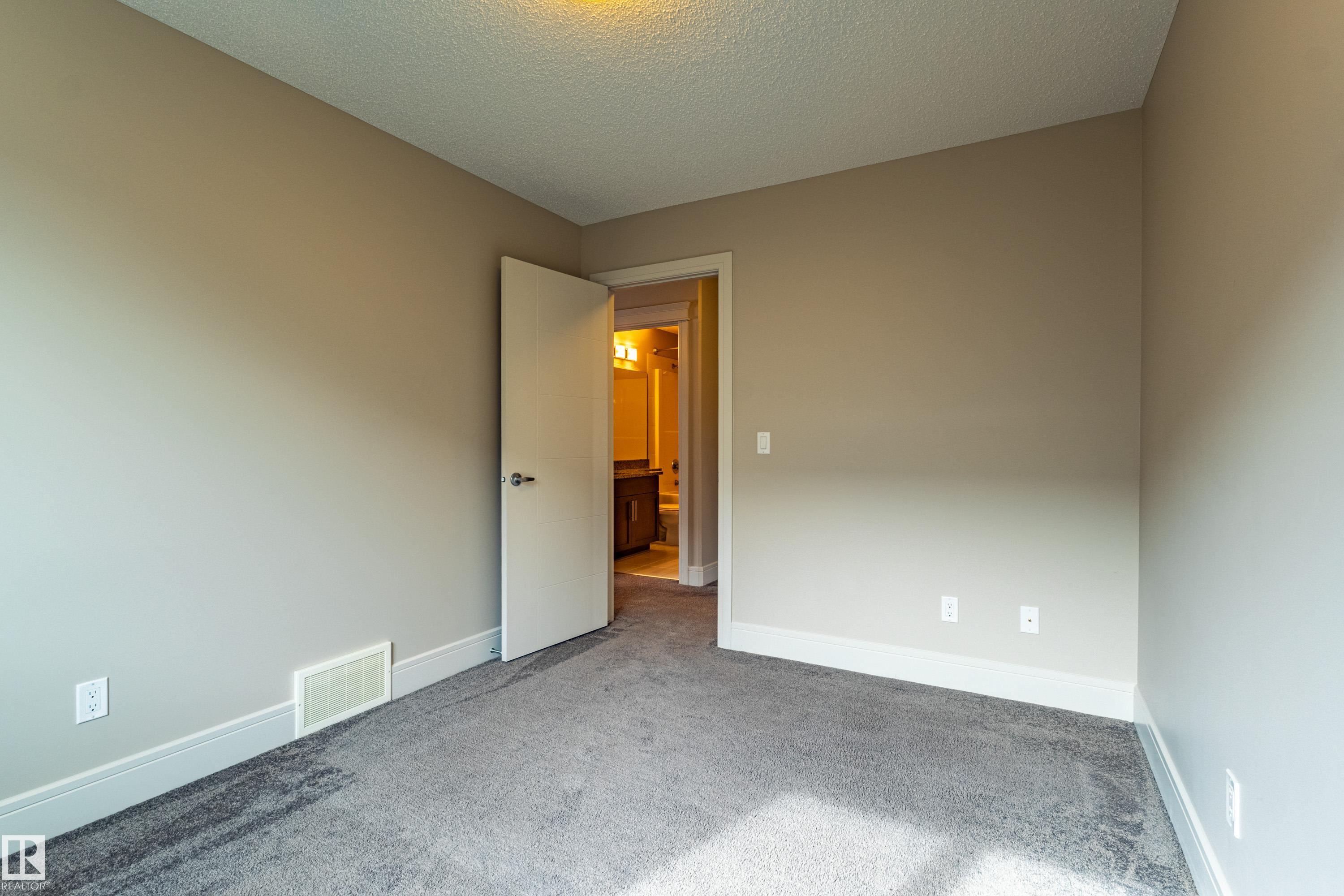 https://zimg.paragon.ice.com/ParagonImages/Property/PM/RAE/225400956/29/0/0/d3ad2e5d02923ef2bb150610a41b3858/1/78948b3f250b8e3385ed1185d7d2ca94/225400956-912a3f99-a188-4dc0-8787-47f9f4116668.JPG