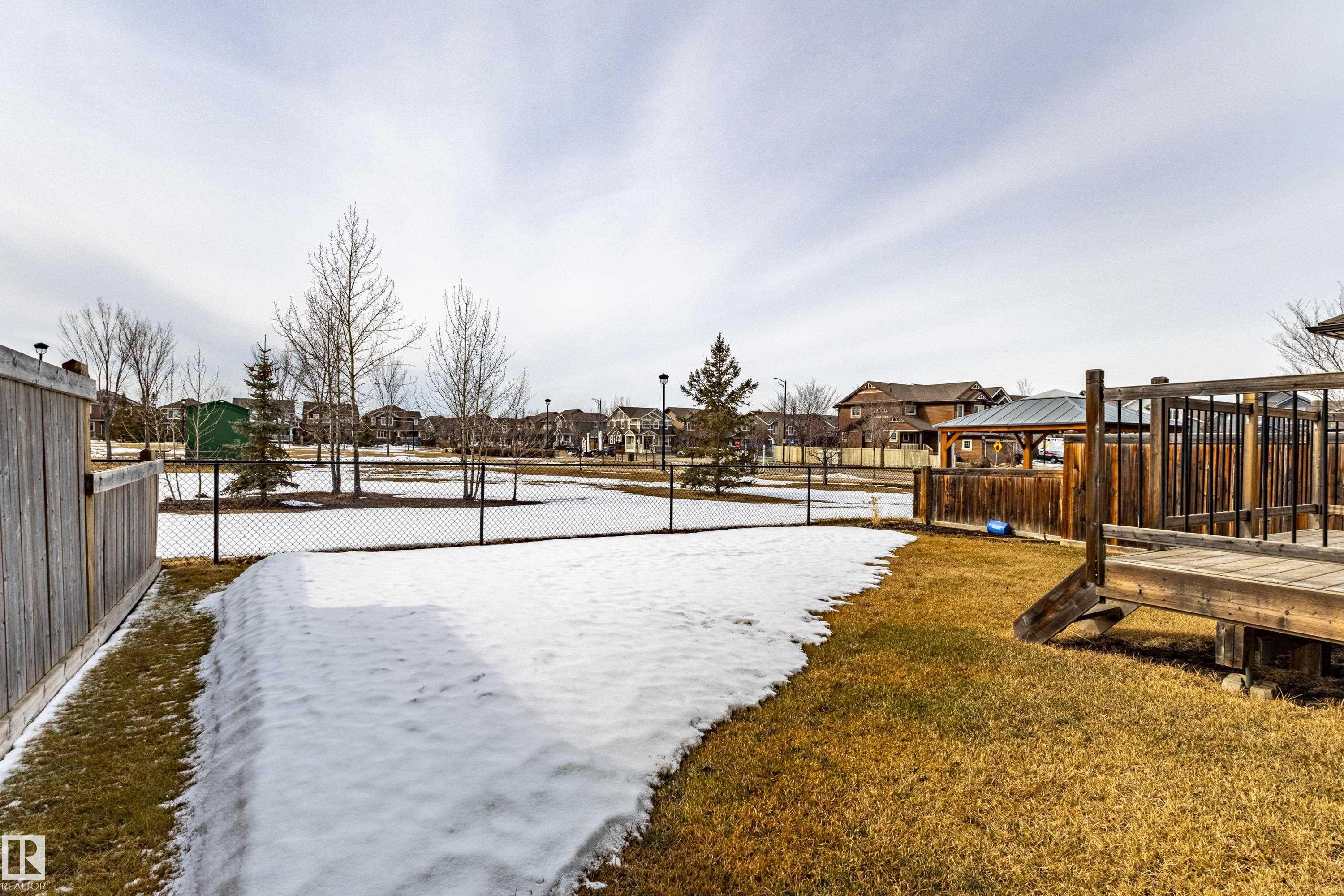 https://zimg.paragon.ice.com/ParagonImages/Property/PM/RAE/225400956/51/0/0/2b7d5eebeee83d2685a215c7e3696a6c/1/78948b3f250b8e3385ed1185d7d2ca94/225400956-3dfb2709-d796-4766-bc3b-0b44aac16234.JPG