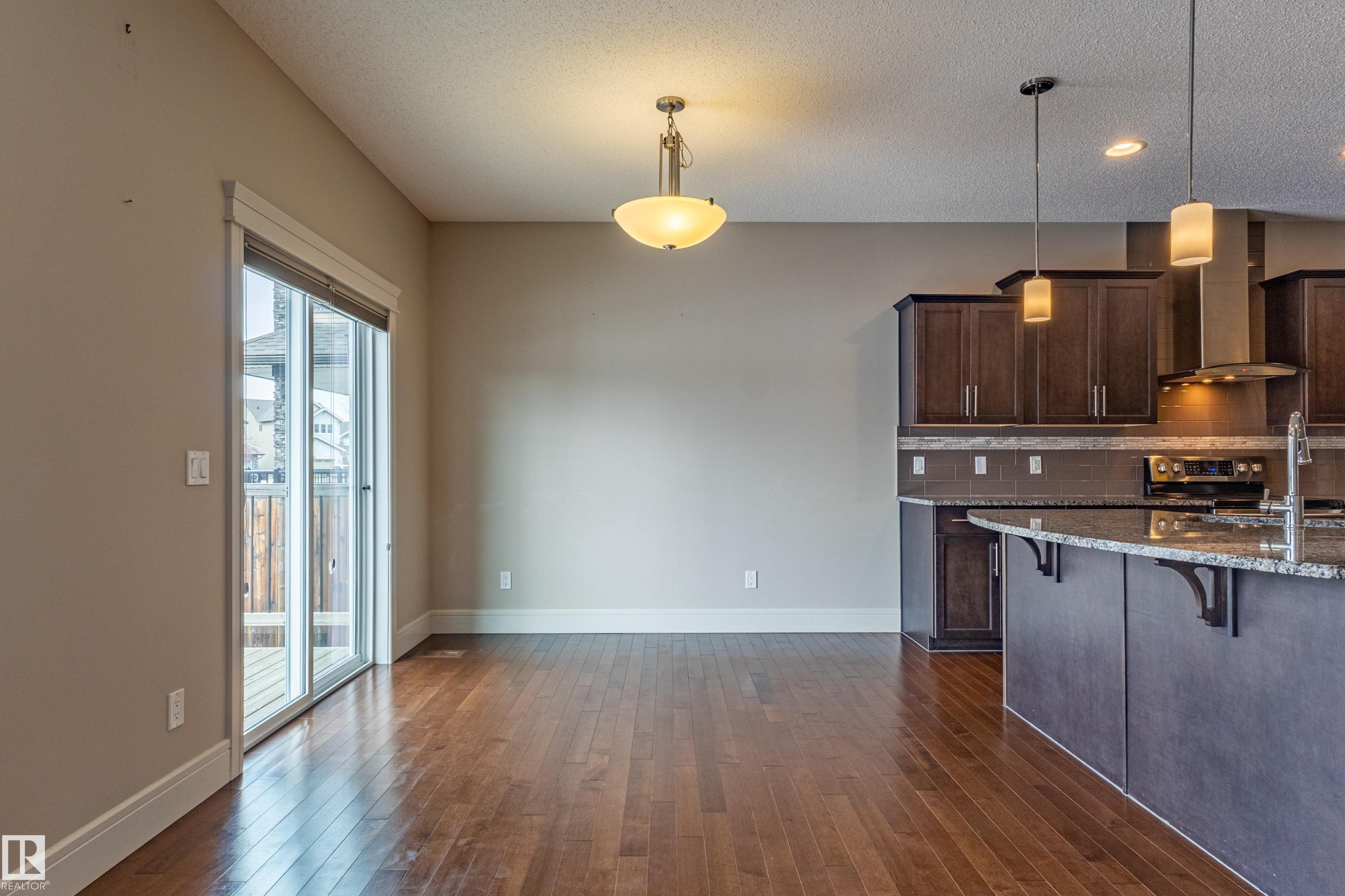 https://zimg.paragon.ice.com/ParagonImages/Property/PM/RAE/225400956/7/0/0/5561a93b359249ffdd200b94bd6767c0/1/78948b3f250b8e3385ed1185d7d2ca94/225400956-8a7c4d54-7e15-43e1-a2d6-14cb1dafc1ae.JPG