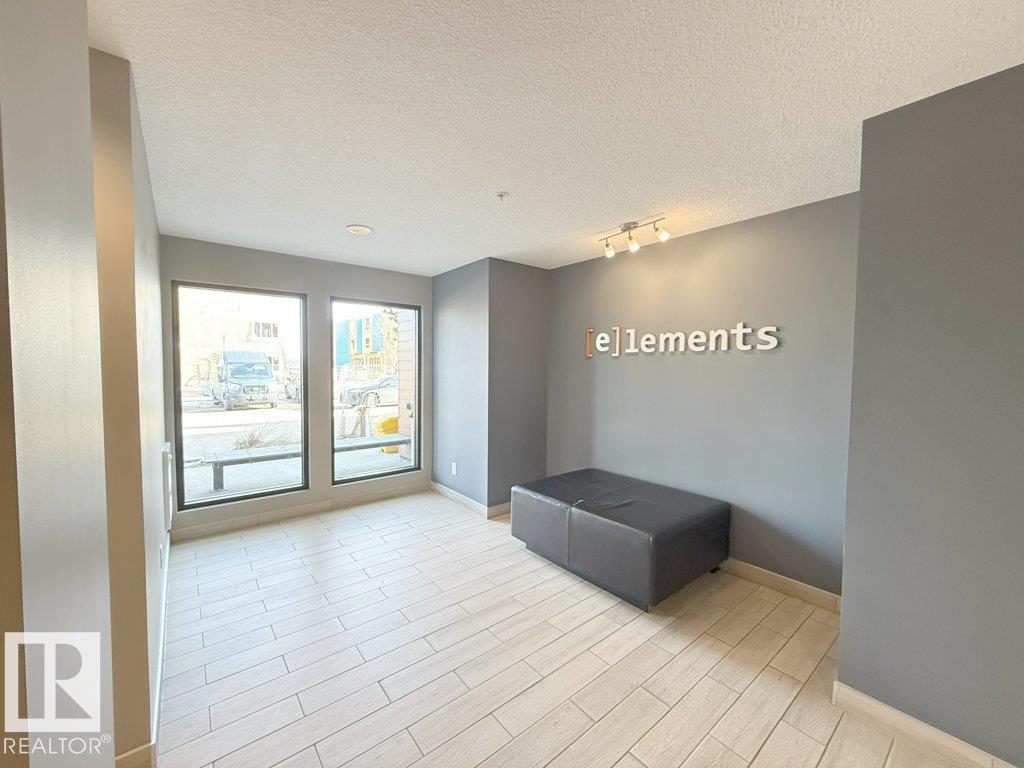 https://zimg.paragon.ice.com/ParagonImages/Property/PM/RAE/225400957/25/0/0/220be56024d6915fd9a2c574330f87ca/1/4a49dc9e954da43f4442a82158d301d0/225400957-35b3a7ad-c3b1-4d29-a876-bfdbffbf0540.JPG