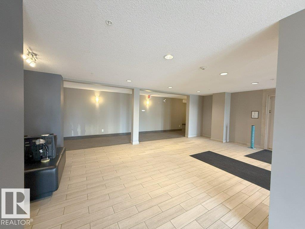 https://zimg.paragon.ice.com/ParagonImages/Property/PM/RAE/225400957/26/0/0/79163b701a8b01ff71f0afa3b9deeba2/1/4a49dc9e954da43f4442a82158d301d0/225400957-30f2fa2e-6831-4cf4-a18b-c99b7a2a2b8b.JPG
