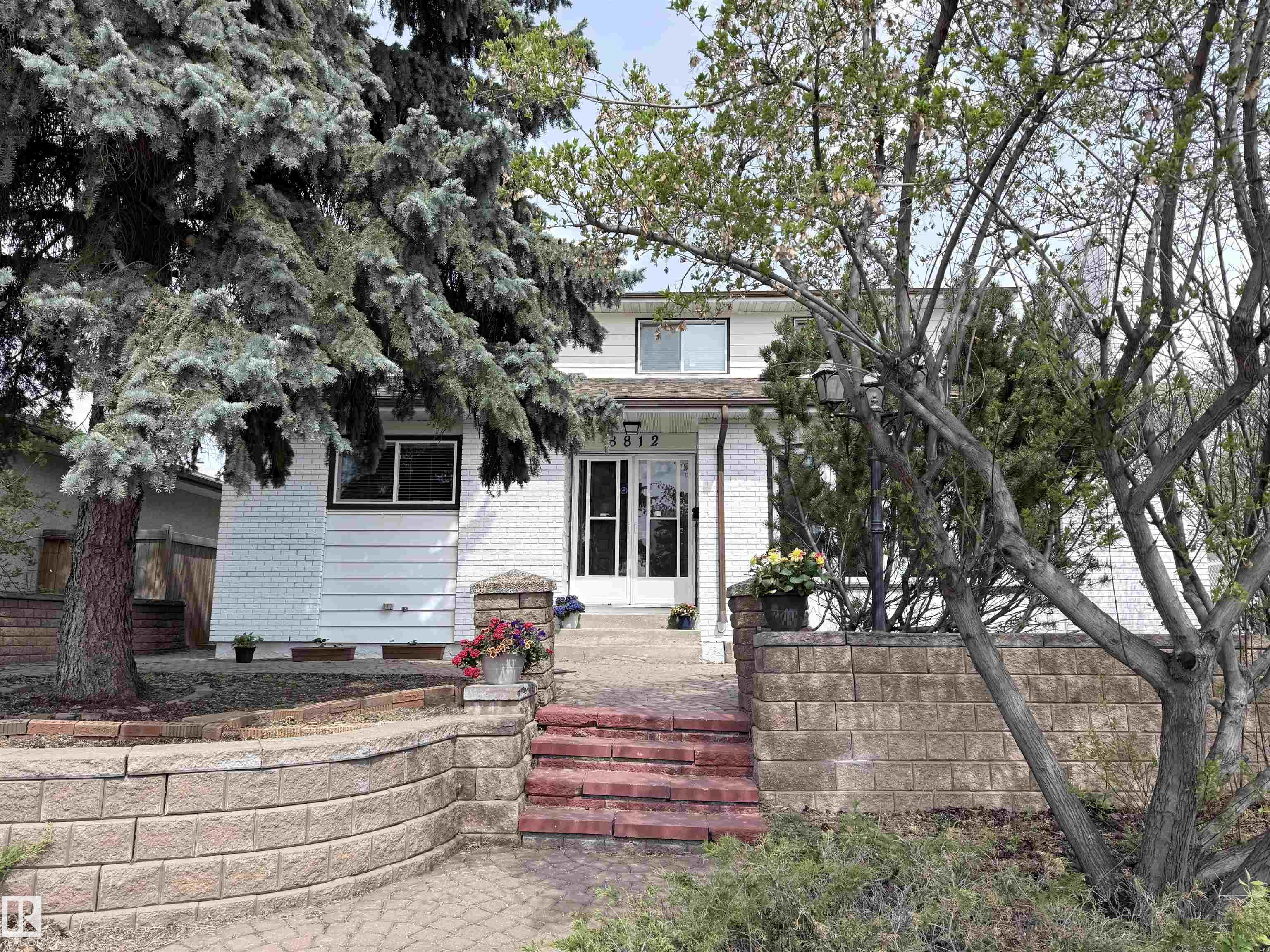 8812 135 Avenue NW, Glengarry, Edmonton