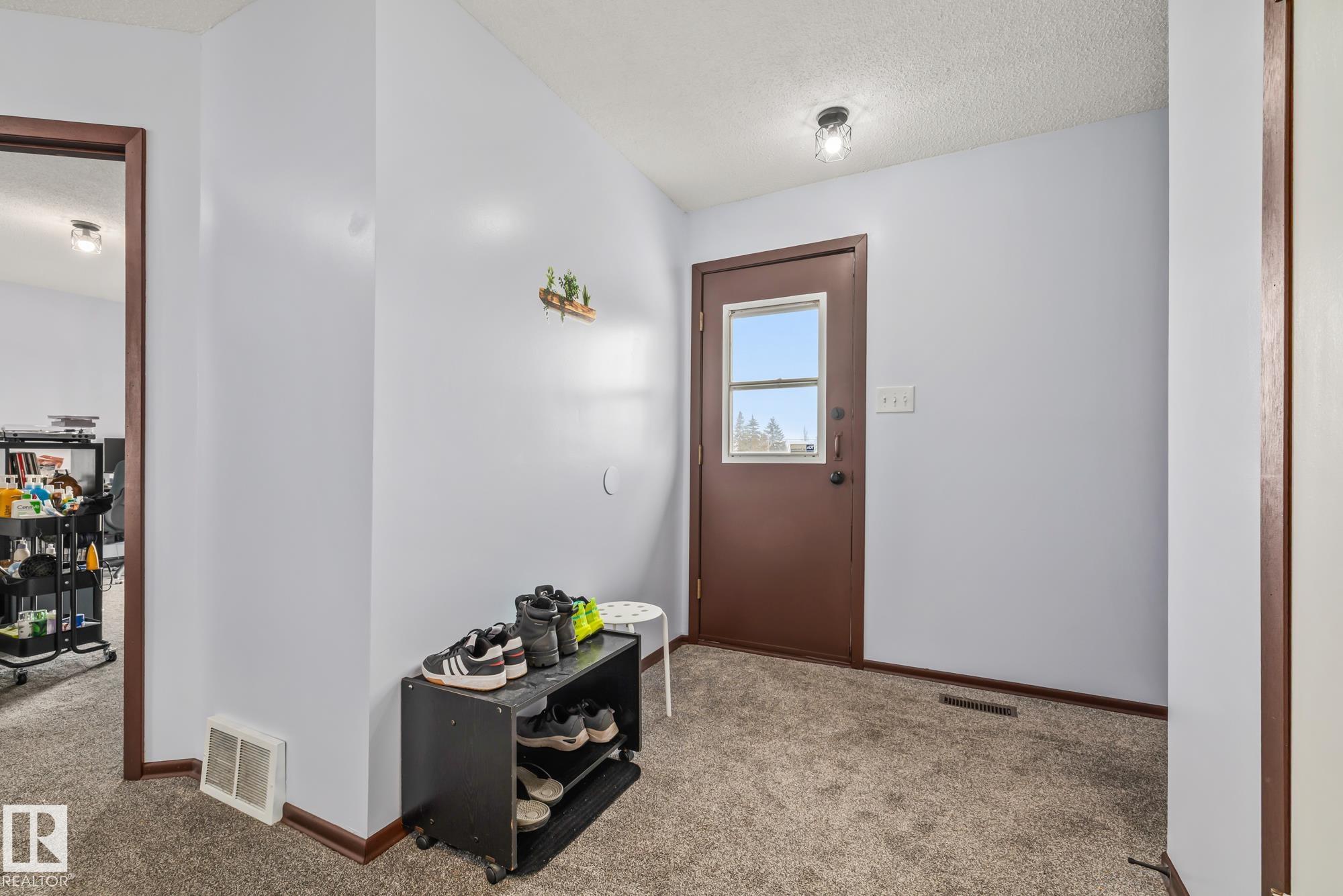 Photo 24 at 8812 135 Avenue NW, Glengarry, Edmonton