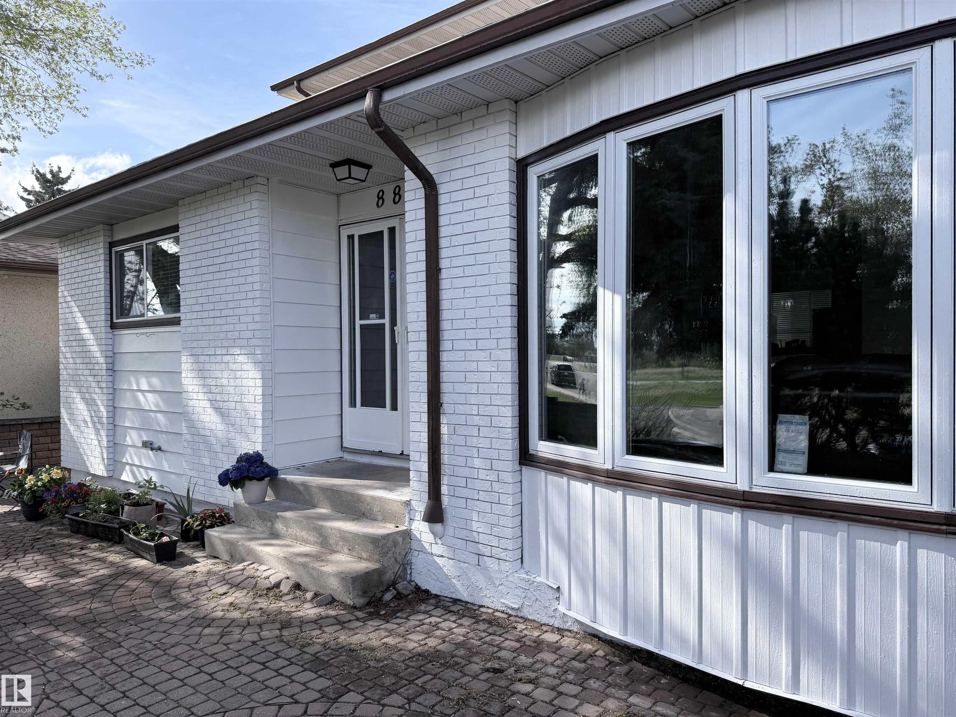 https://zimg.paragon.ice.com/ParagonImages/Property/PM/RAE/225400959/46/0/0/283b6f11c3d8124d3fed1b20f09757ea/1/4a7055522359511c670a7565dddb9983/225400959-369cf384-eac3-42ae-9270-9c7d94a561d3.JPG