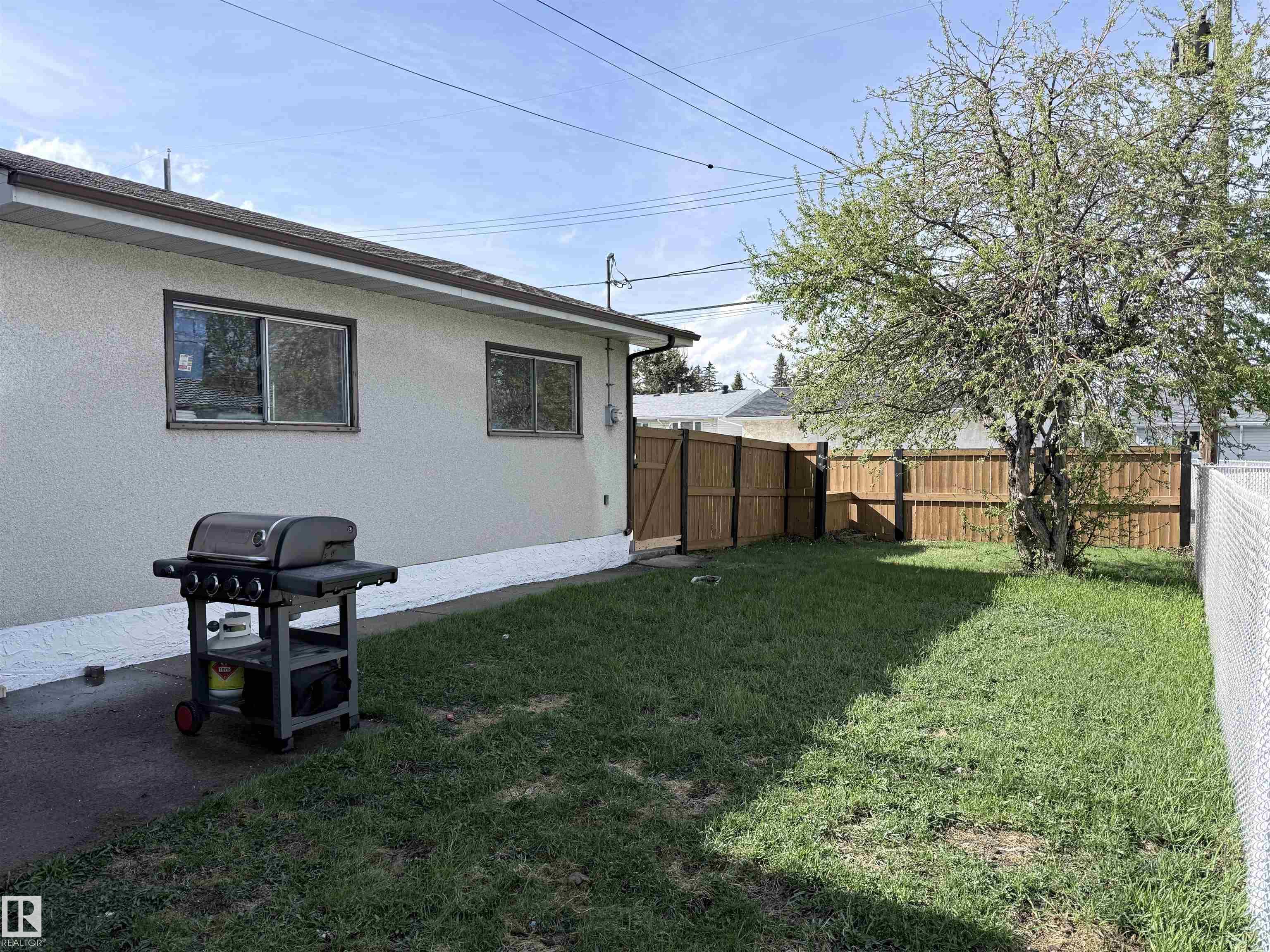 https://zimg.paragon.ice.com/ParagonImages/Property/PM/RAE/225400959/47/0/0/2f5cde06c02a20e00ee85d8ab416399a/1/4a7055522359511c670a7565dddb9983/225400959-67F9CE1C-9DDF-40EB-86FC-339030F8BF20.JPG